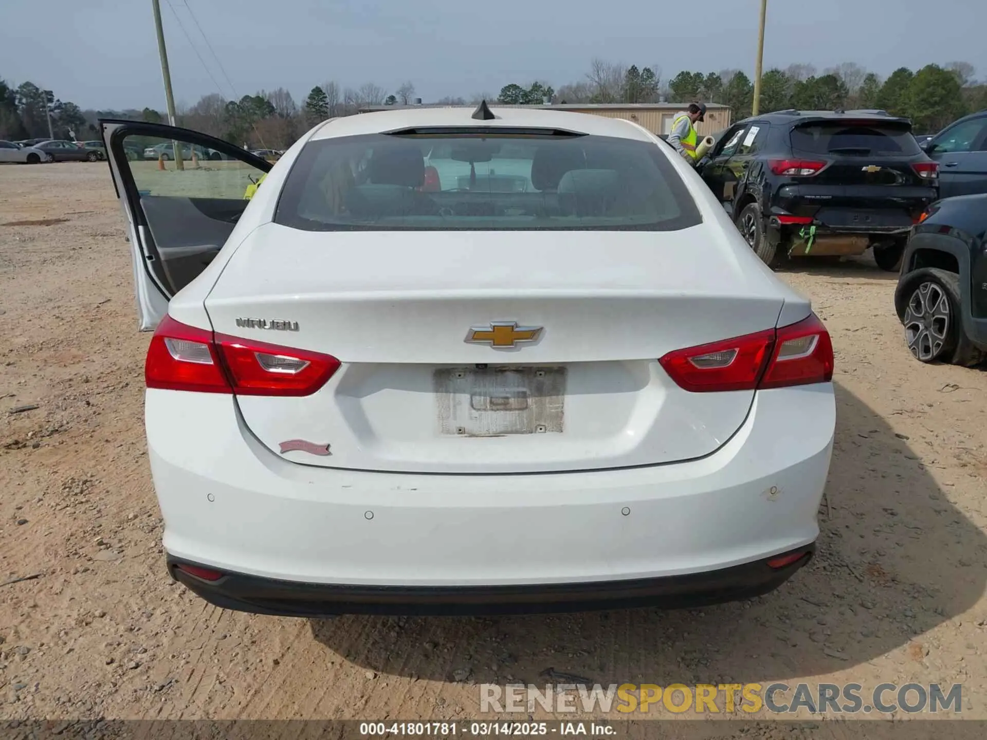 16 Photograph of a damaged car 1G1ZC5ST9LF157751 CHEVROLET MALIBU 2020