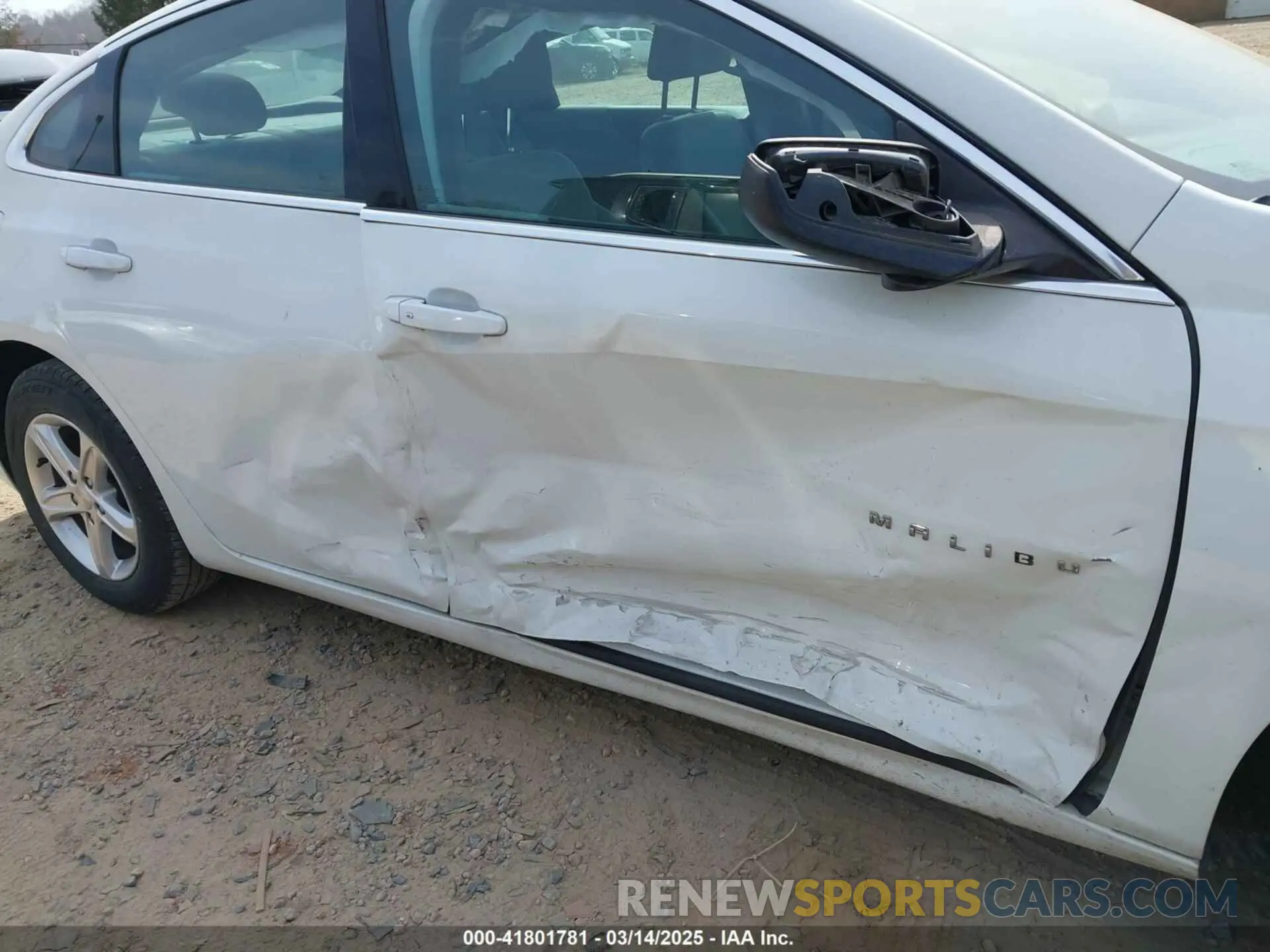 18 Photograph of a damaged car 1G1ZC5ST9LF157751 CHEVROLET MALIBU 2020