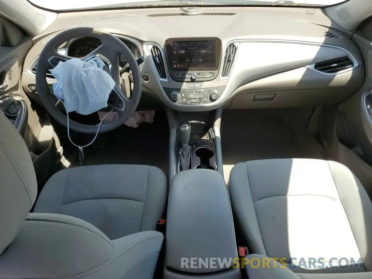 8 Photograph of a damaged car 1G1ZC5STXLF109742 CHEVROLET MALIBU 2020