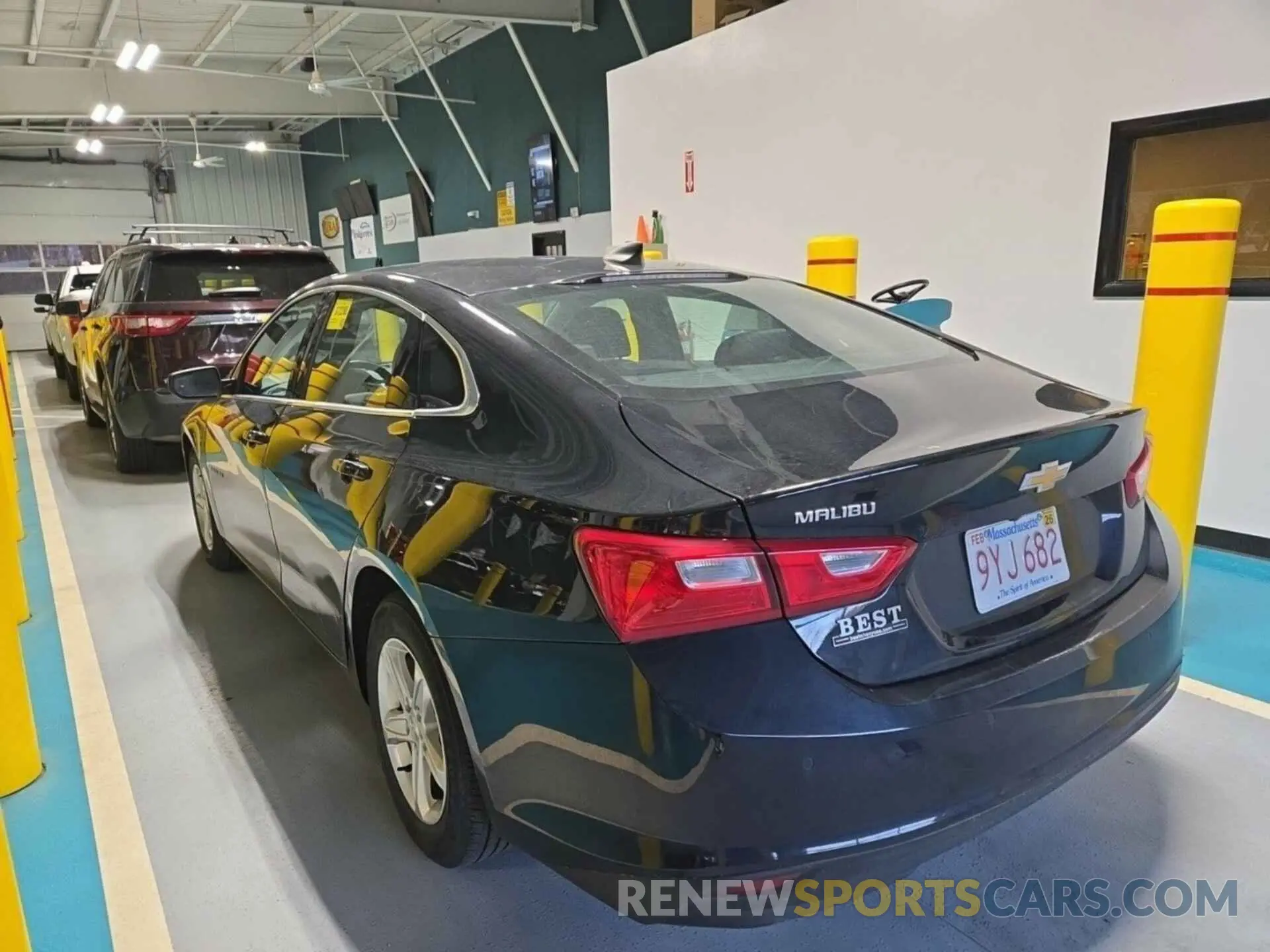 17 Photograph of a damaged car 1G1ZC5STXLF115749 CHEVROLET MALIBU 2020