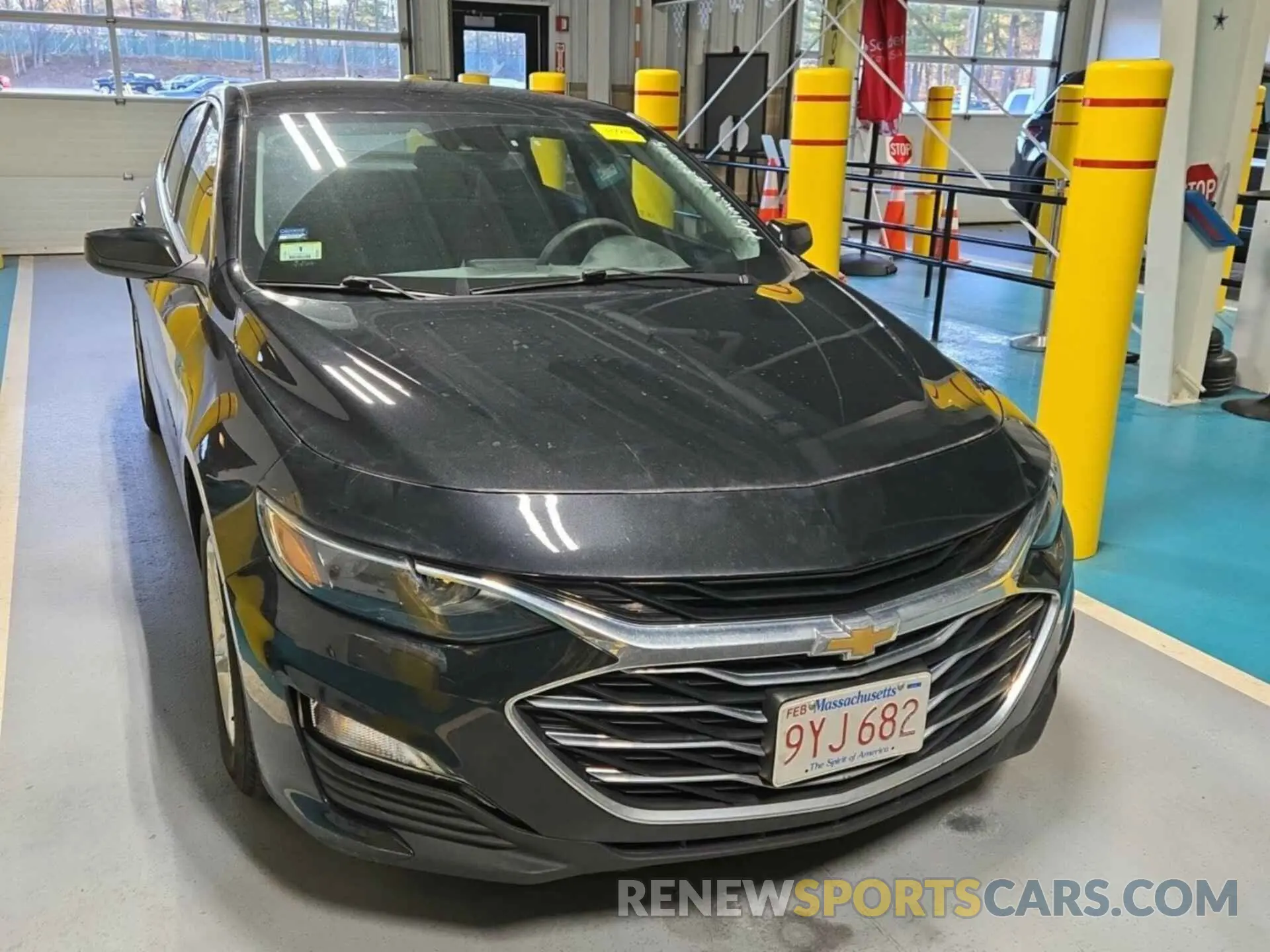 18 Photograph of a damaged car 1G1ZC5STXLF115749 CHEVROLET MALIBU 2020