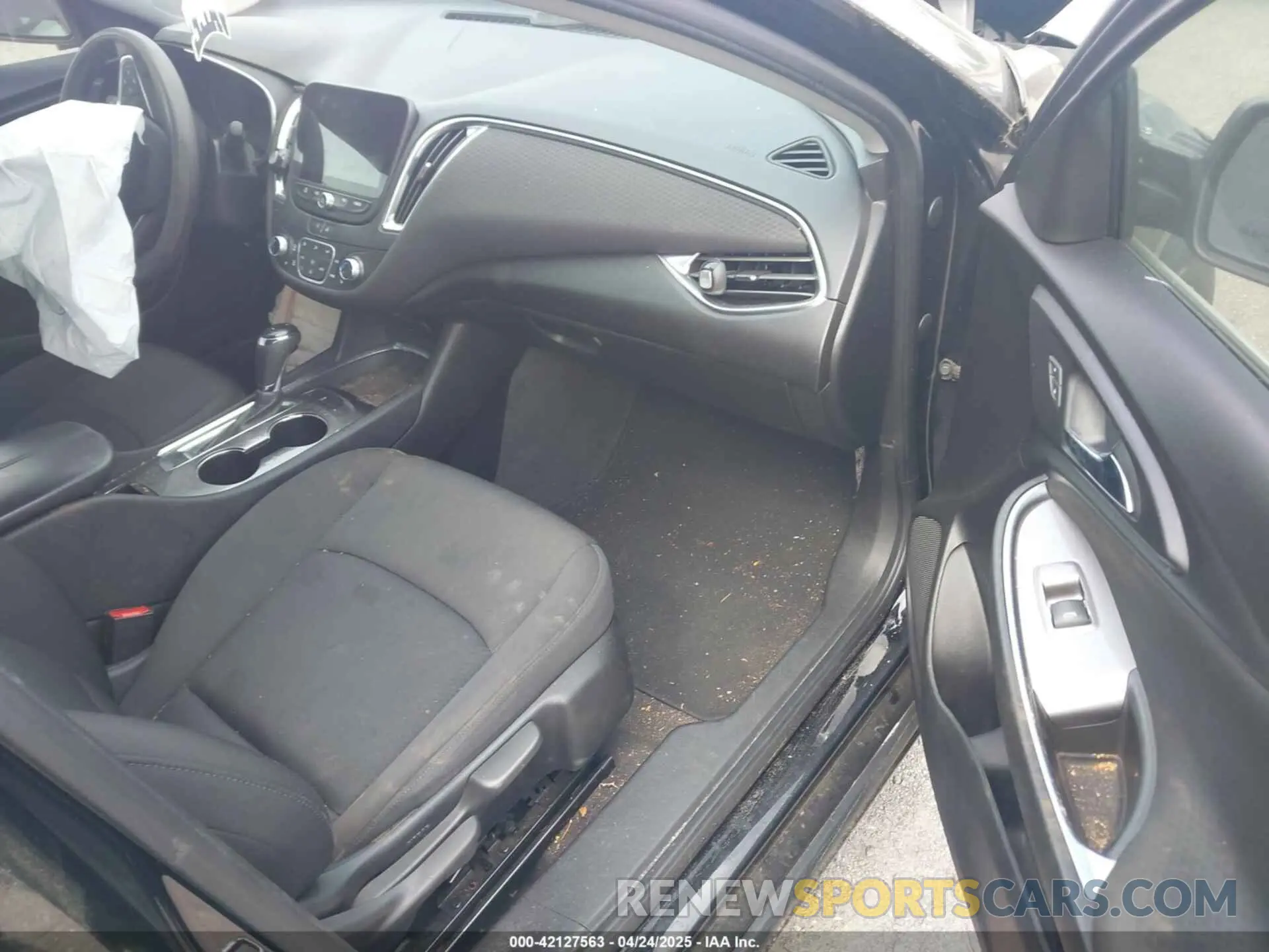 5 Photograph of a damaged car 1G1ZD5ST0LF026155 CHEVROLET MALIBU 2020