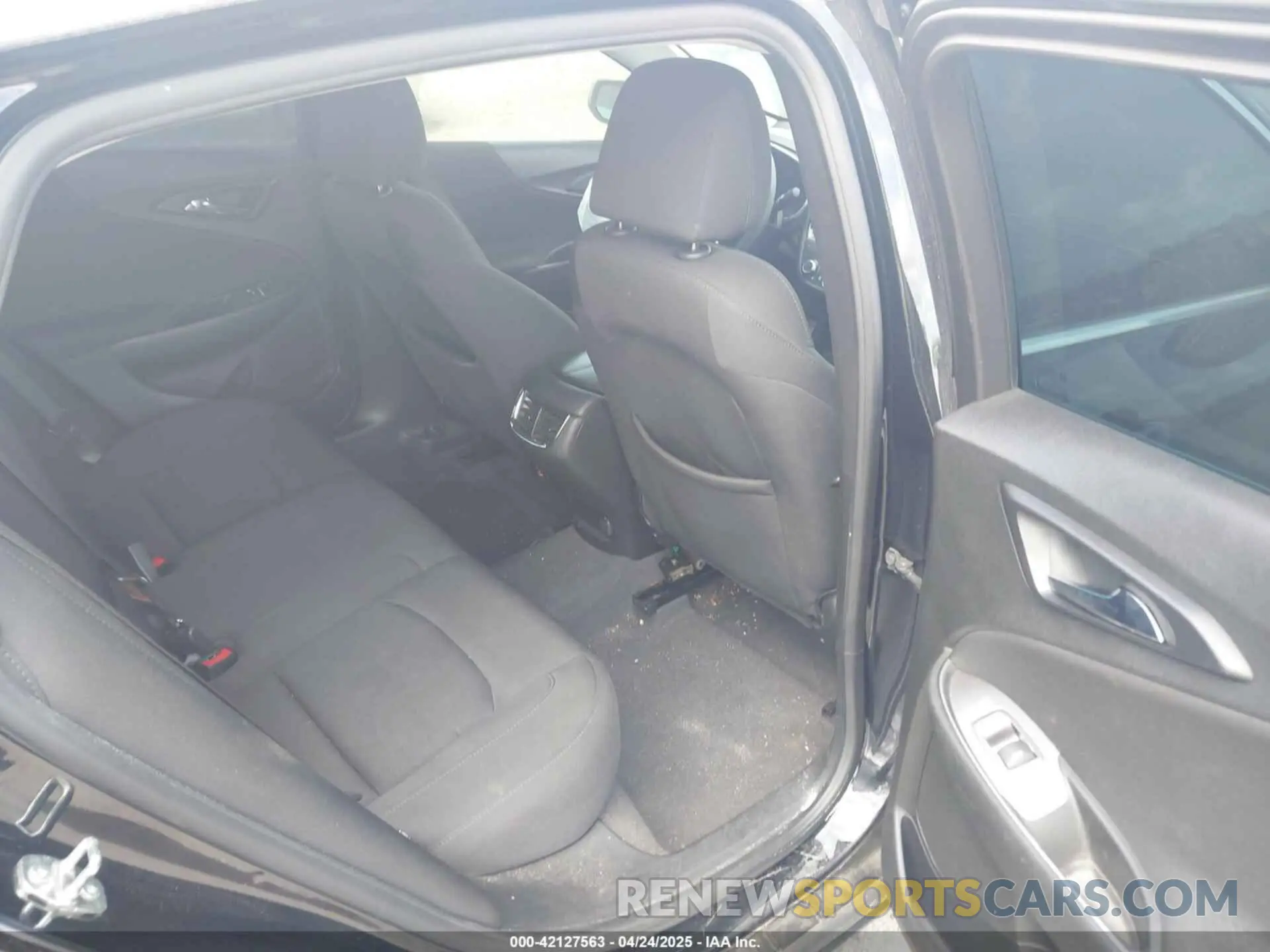 8 Photograph of a damaged car 1G1ZD5ST0LF026155 CHEVROLET MALIBU 2020
