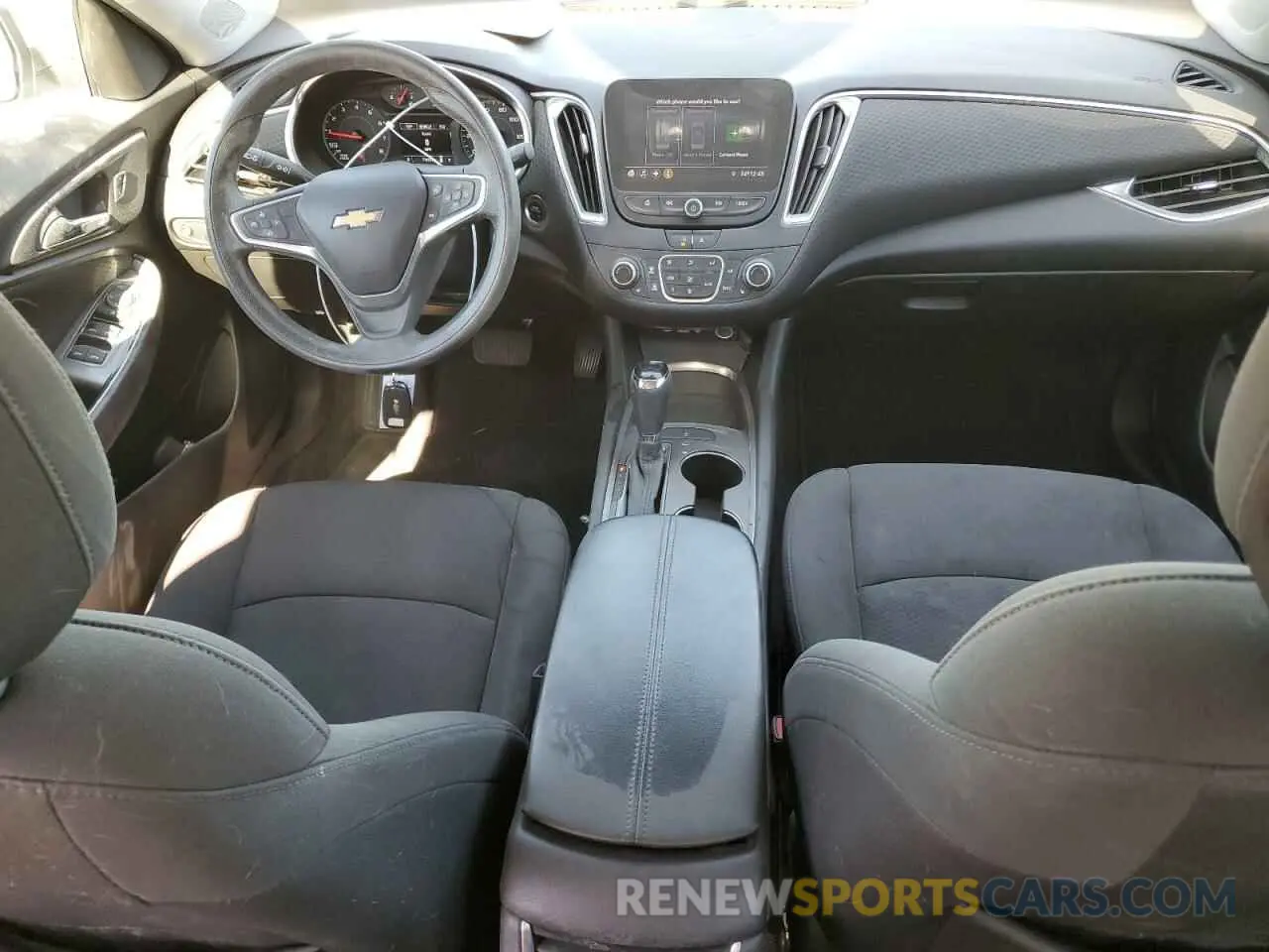 8 Photograph of a damaged car 1G1ZD5ST0LF027967 CHEVROLET MALIBU 2020