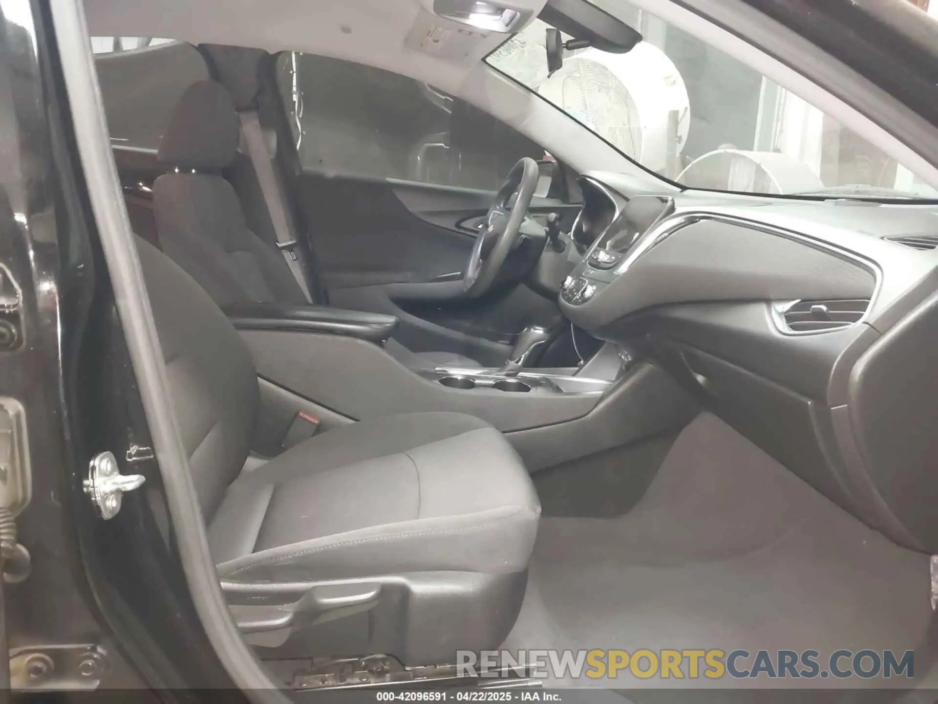 5 Photograph of a damaged car 1G1ZD5ST0LF034174 CHEVROLET MALIBU 2020