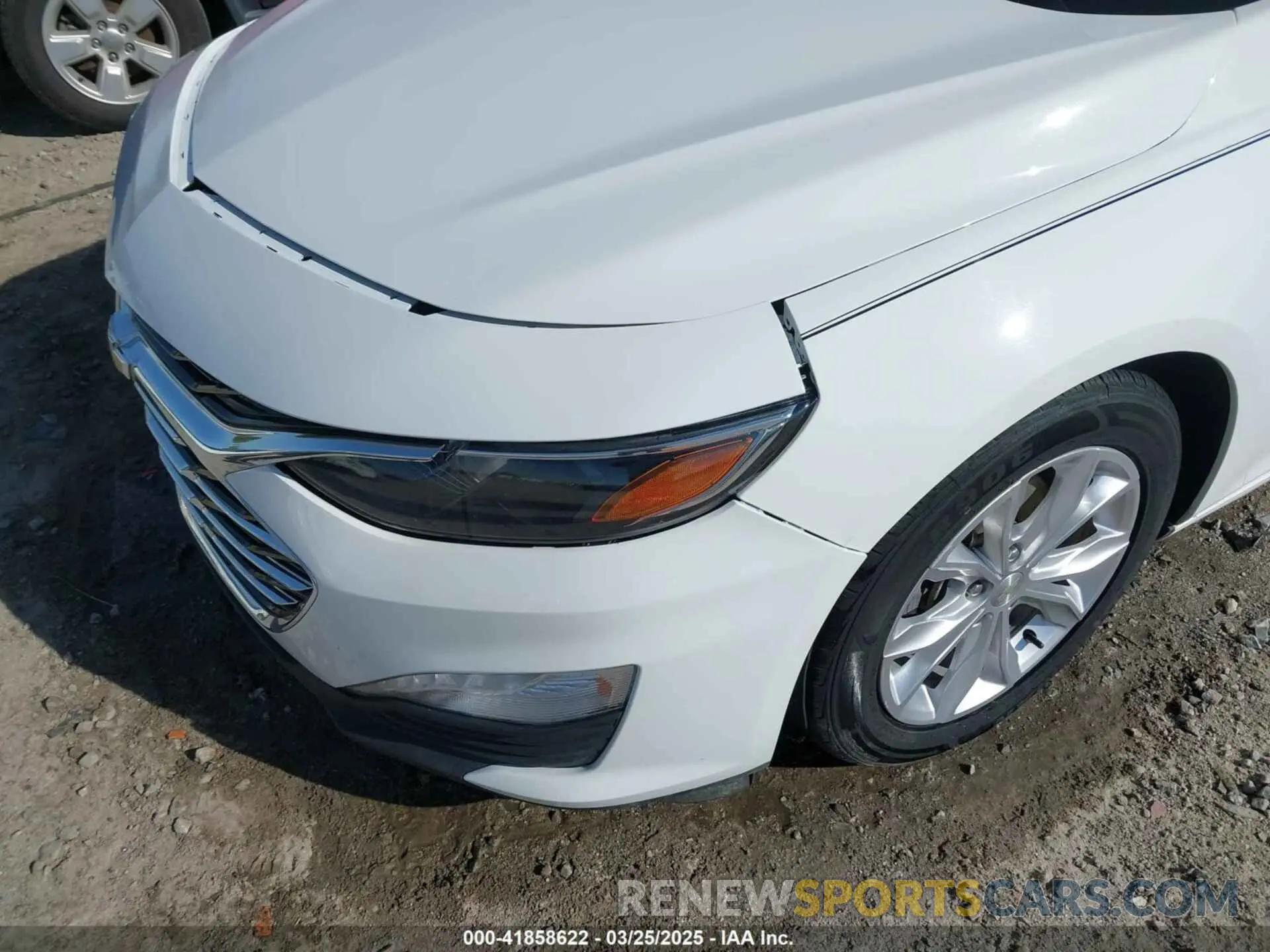 17 Photograph of a damaged car 1G1ZD5ST0LF040332 CHEVROLET MALIBU 2020