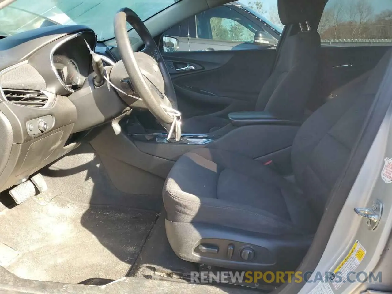 7 Photograph of a damaged car 1G1ZD5ST0LF045255 CHEVROLET MALIBU 2020