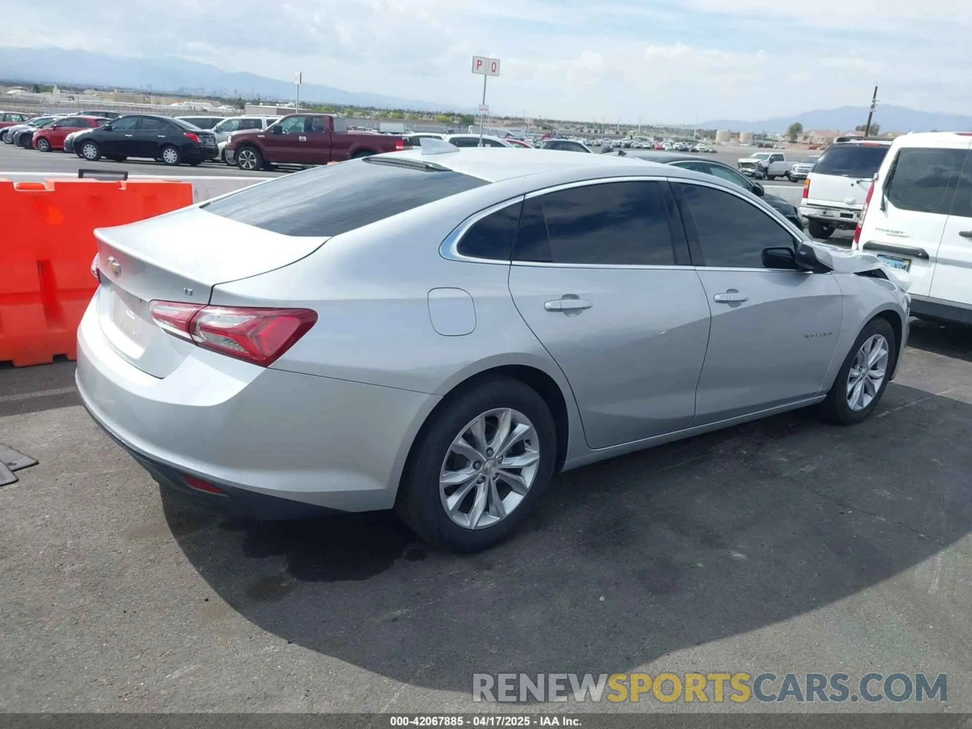 4 Photograph of a damaged car 1G1ZD5ST0LF061813 CHEVROLET MALIBU 2020