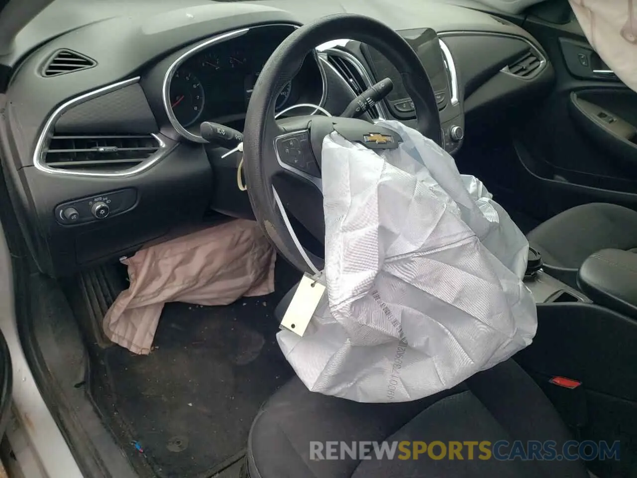 8 Photograph of a damaged car 1G1ZD5ST0LF095279 CHEVROLET MALIBU 2020
