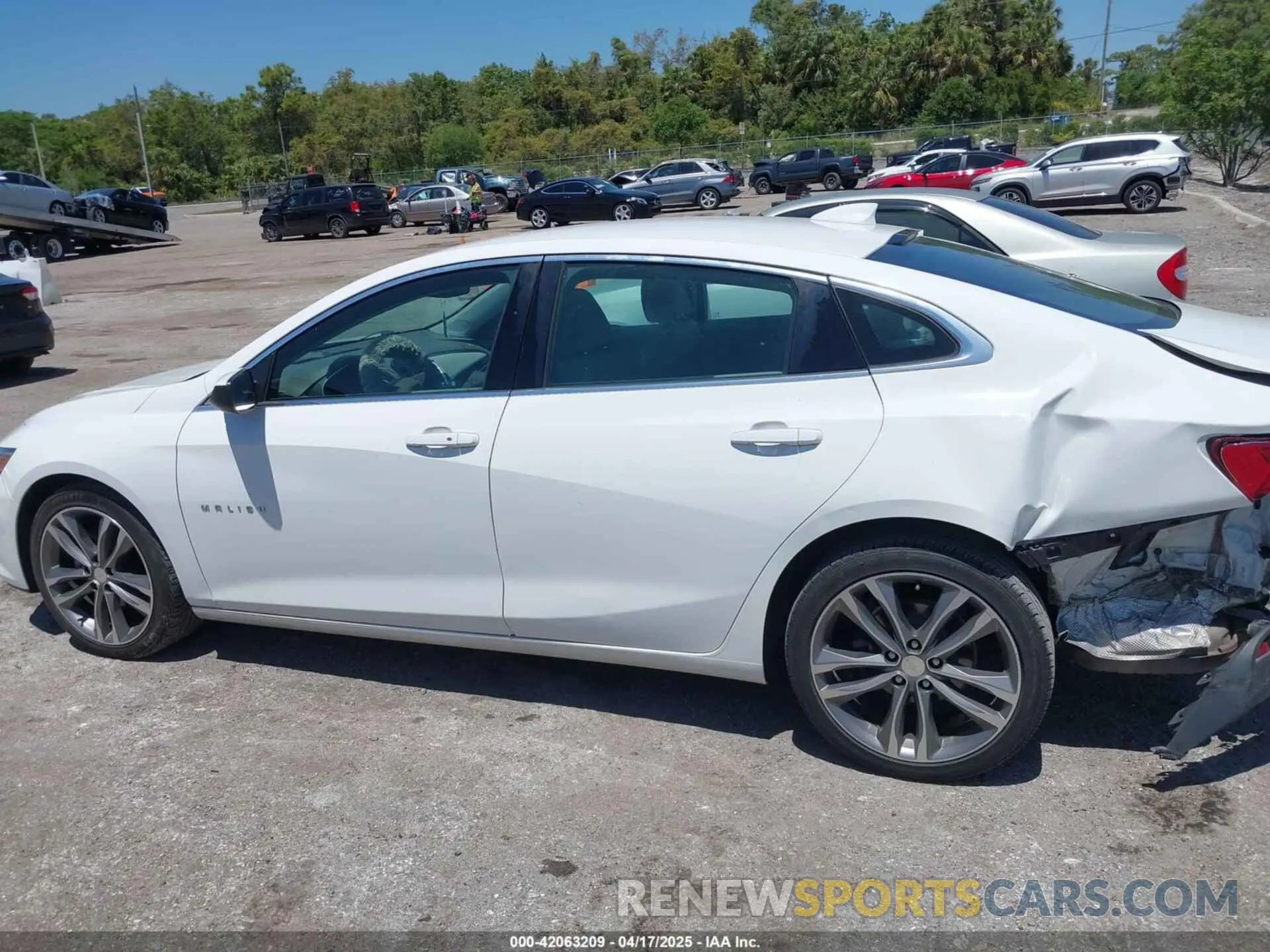 14 Photograph of a damaged car 1G1ZD5ST0LF113392 CHEVROLET MALIBU 2020