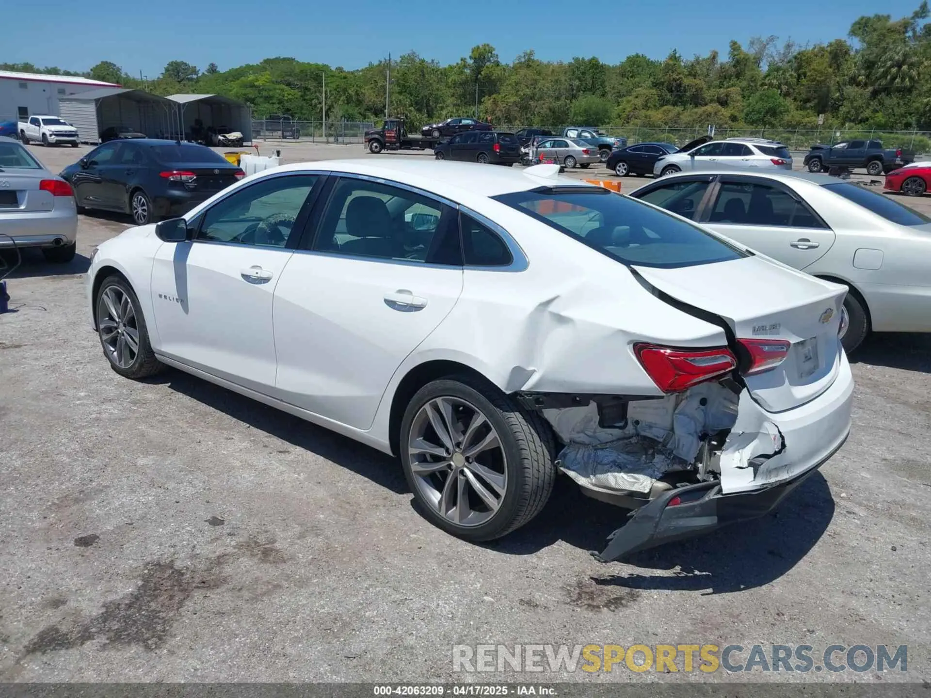 3 Photograph of a damaged car 1G1ZD5ST0LF113392 CHEVROLET MALIBU 2020