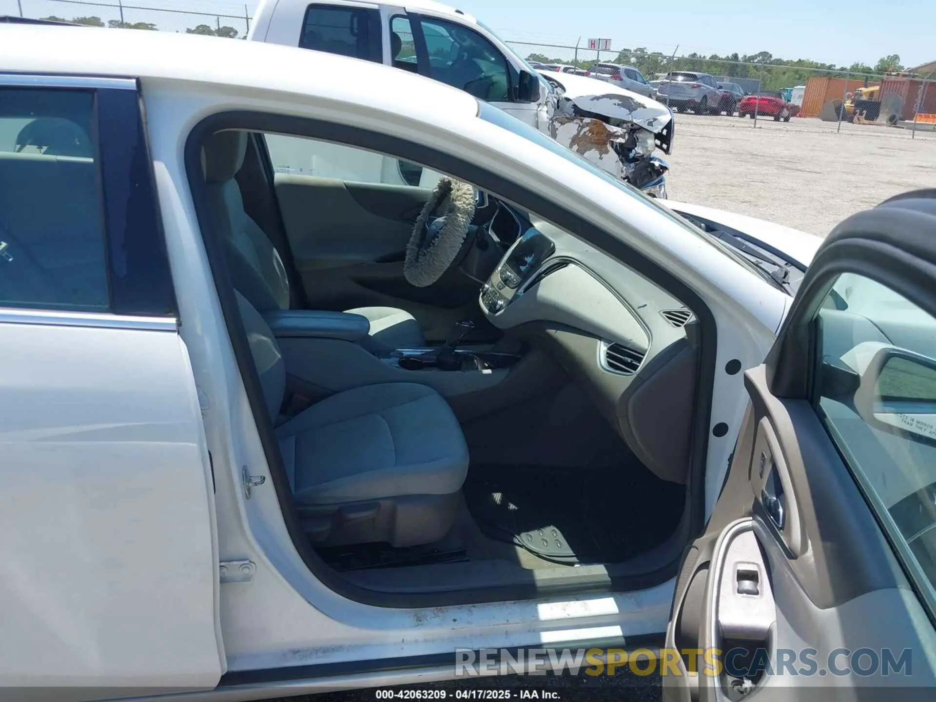 5 Photograph of a damaged car 1G1ZD5ST0LF113392 CHEVROLET MALIBU 2020