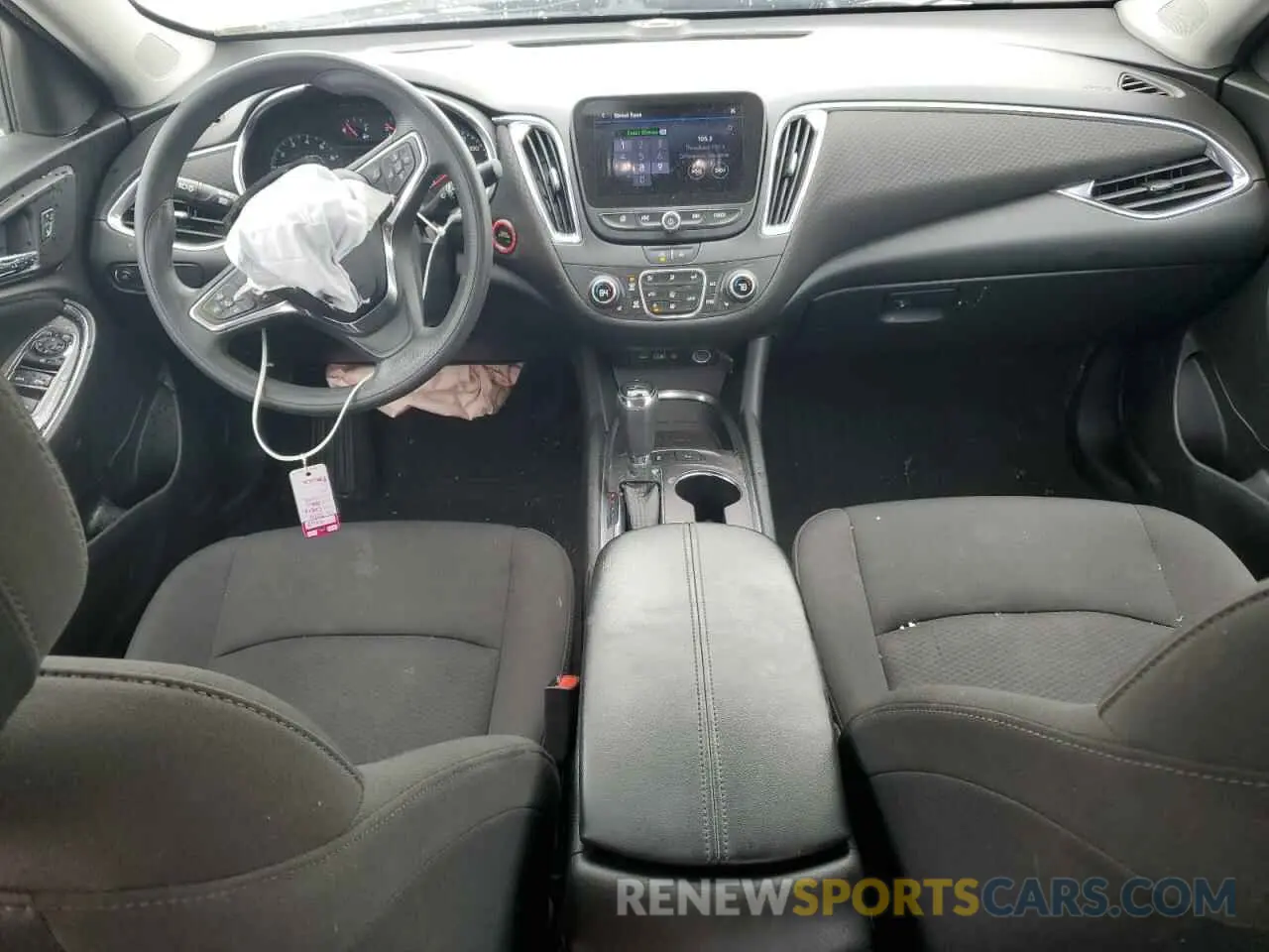 8 Photograph of a damaged car 1G1ZD5ST0LF151530 CHEVROLET MALIBU 2020