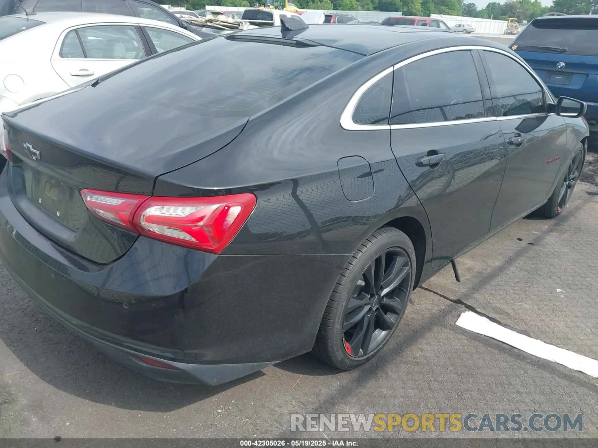 4 Photograph of a damaged car 1G1ZD5ST0LF157991 CHEVROLET MALIBU 2020