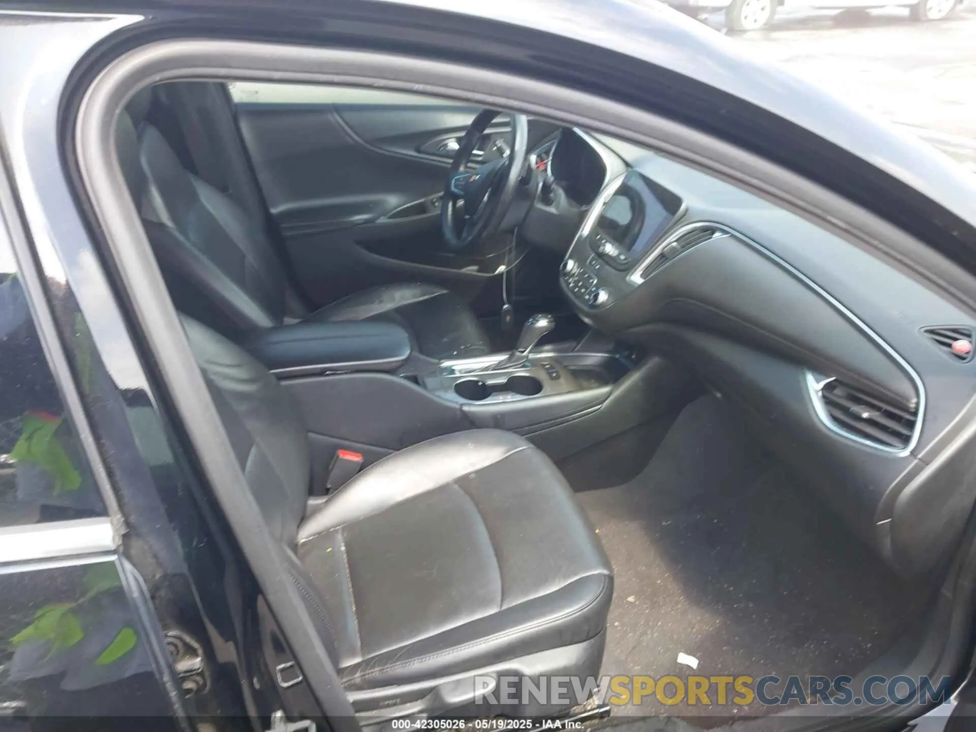 5 Photograph of a damaged car 1G1ZD5ST0LF157991 CHEVROLET MALIBU 2020