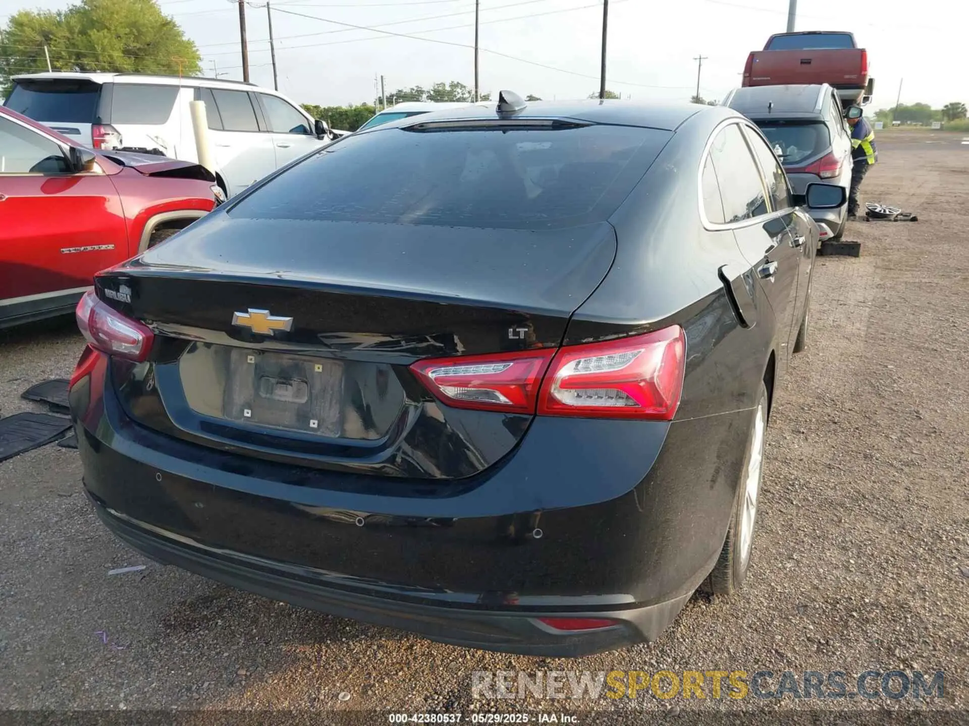 4 Photograph of a damaged car 1G1ZD5ST1LF011910 CHEVROLET MALIBU 2020