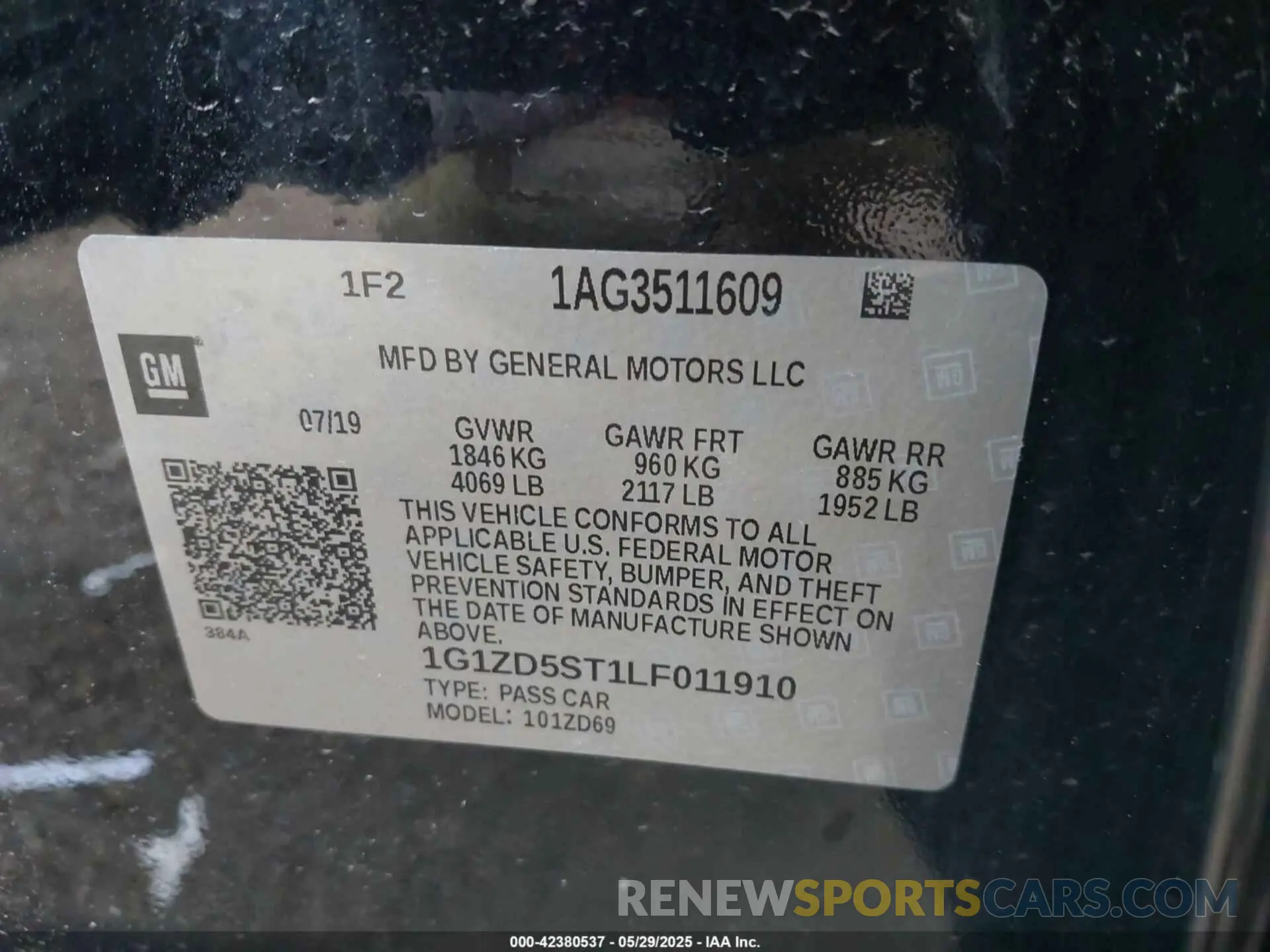 9 Photograph of a damaged car 1G1ZD5ST1LF011910 CHEVROLET MALIBU 2020