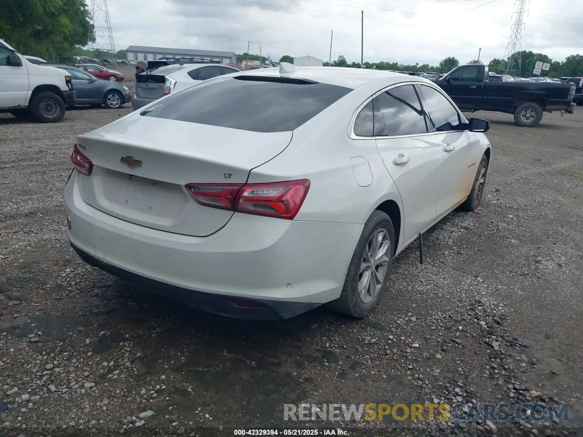 4 Photograph of a damaged car 1G1ZD5ST1LF030022 CHEVROLET MALIBU 2020