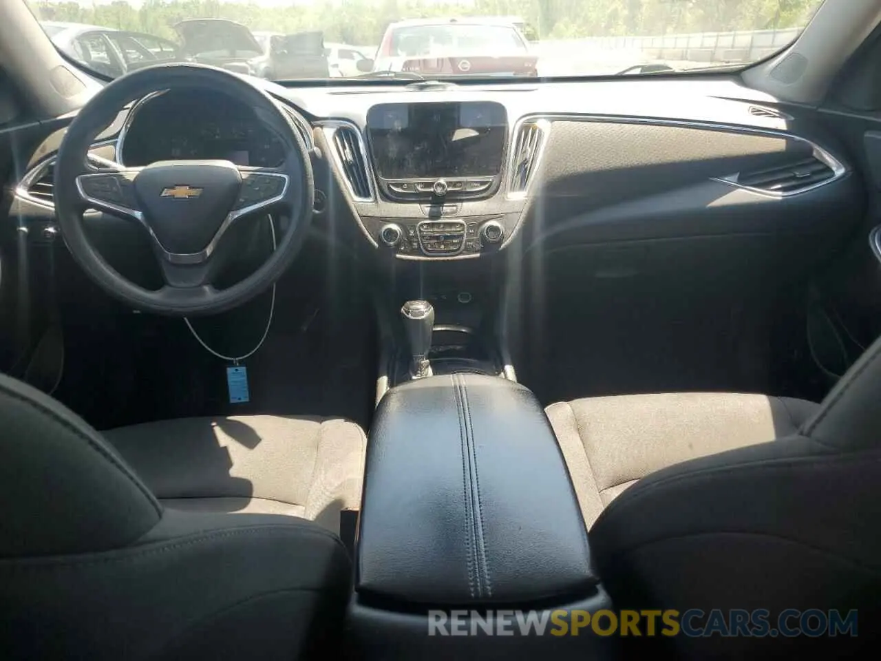 8 Photograph of a damaged car 1G1ZD5ST1LF041375 CHEVROLET MALIBU 2020