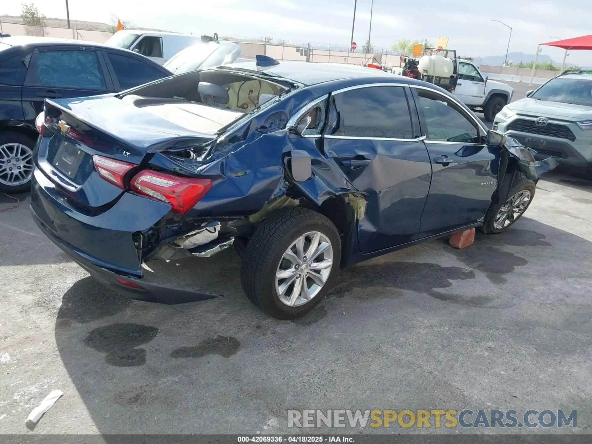 4 Photograph of a damaged car 1G1ZD5ST1LF058774 CHEVROLET MALIBU 2020