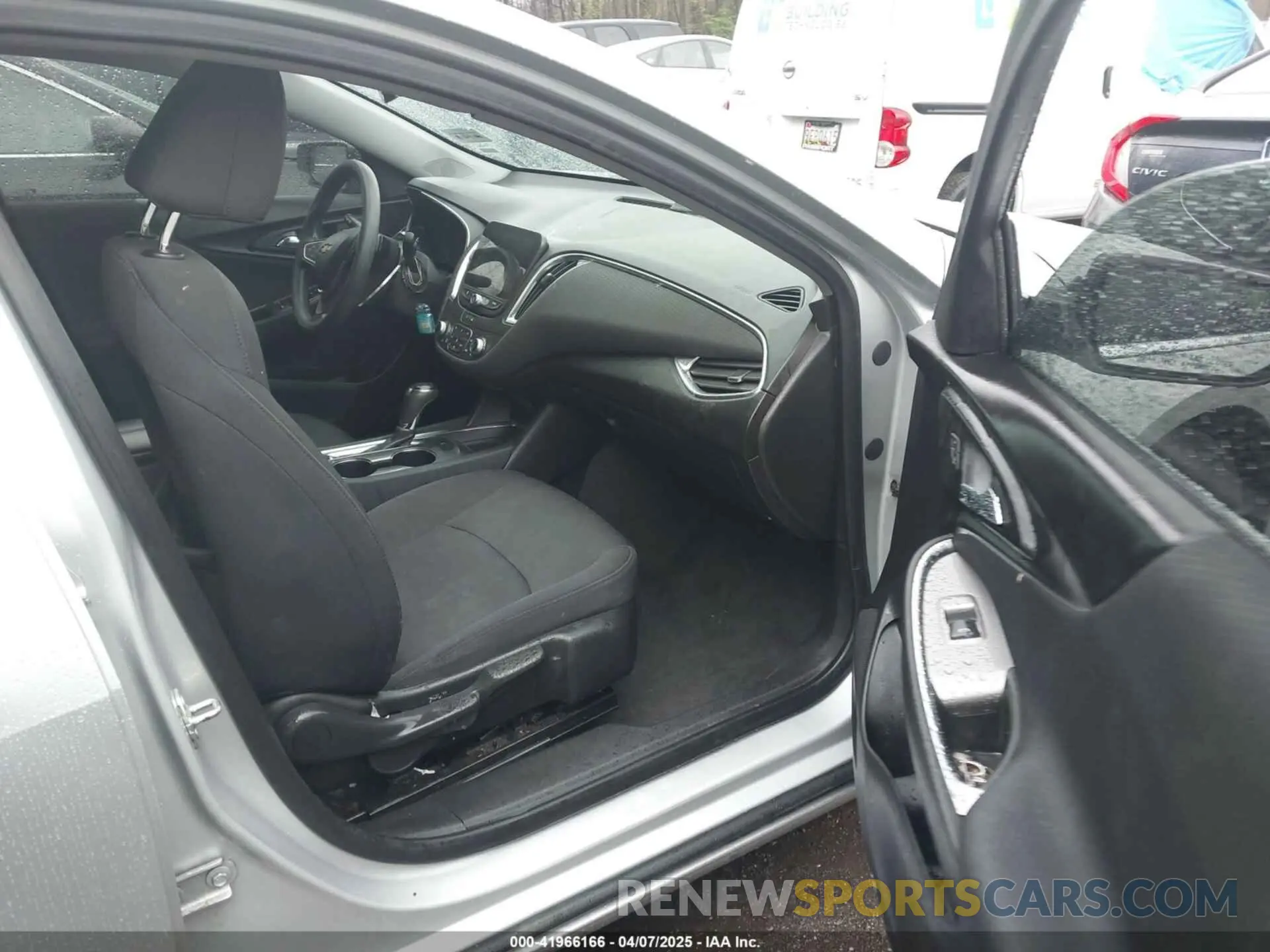 5 Photograph of a damaged car 1G1ZD5ST1LF069905 CHEVROLET MALIBU 2020