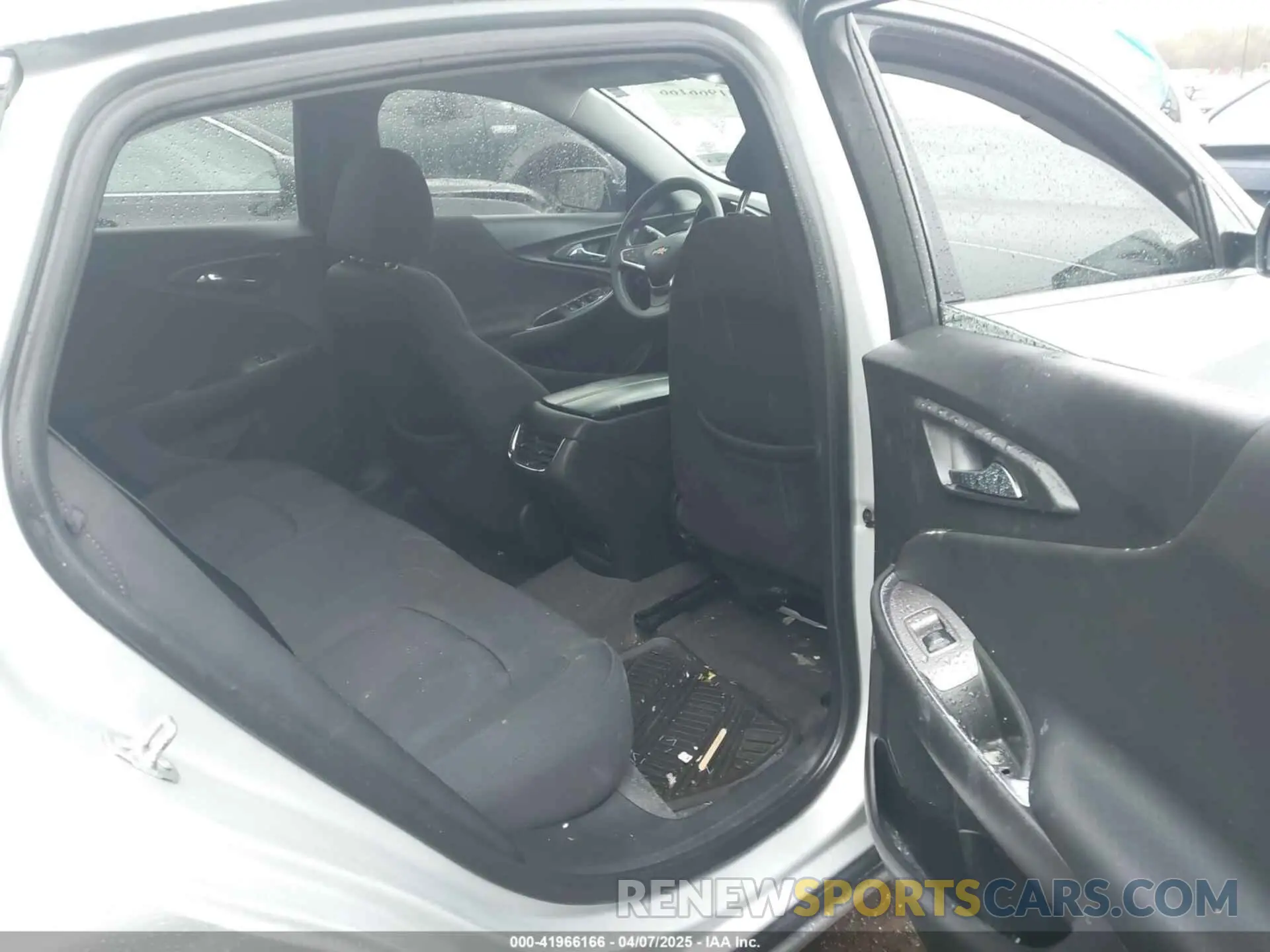 8 Photograph of a damaged car 1G1ZD5ST1LF069905 CHEVROLET MALIBU 2020