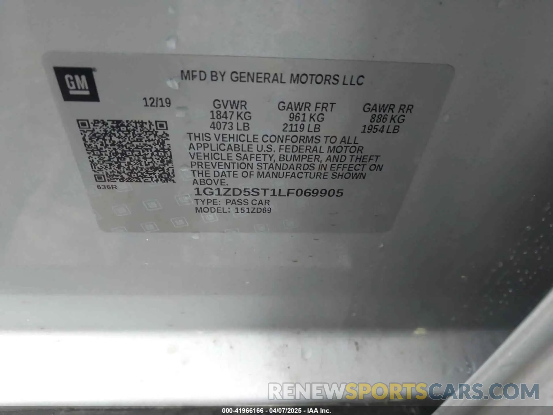 9 Photograph of a damaged car 1G1ZD5ST1LF069905 CHEVROLET MALIBU 2020