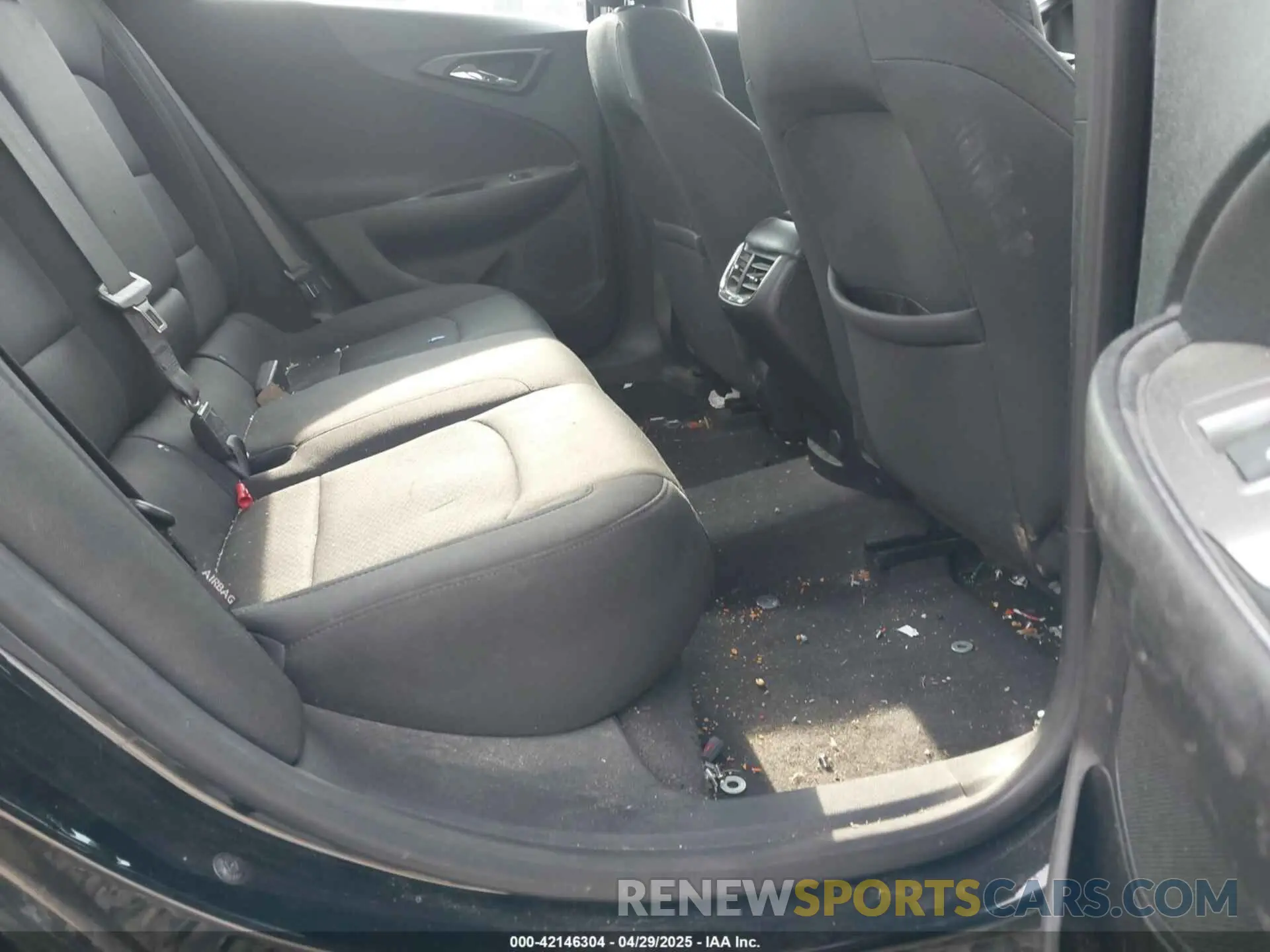 8 Photograph of a damaged car 1G1ZD5ST1LF078085 CHEVROLET MALIBU 2020