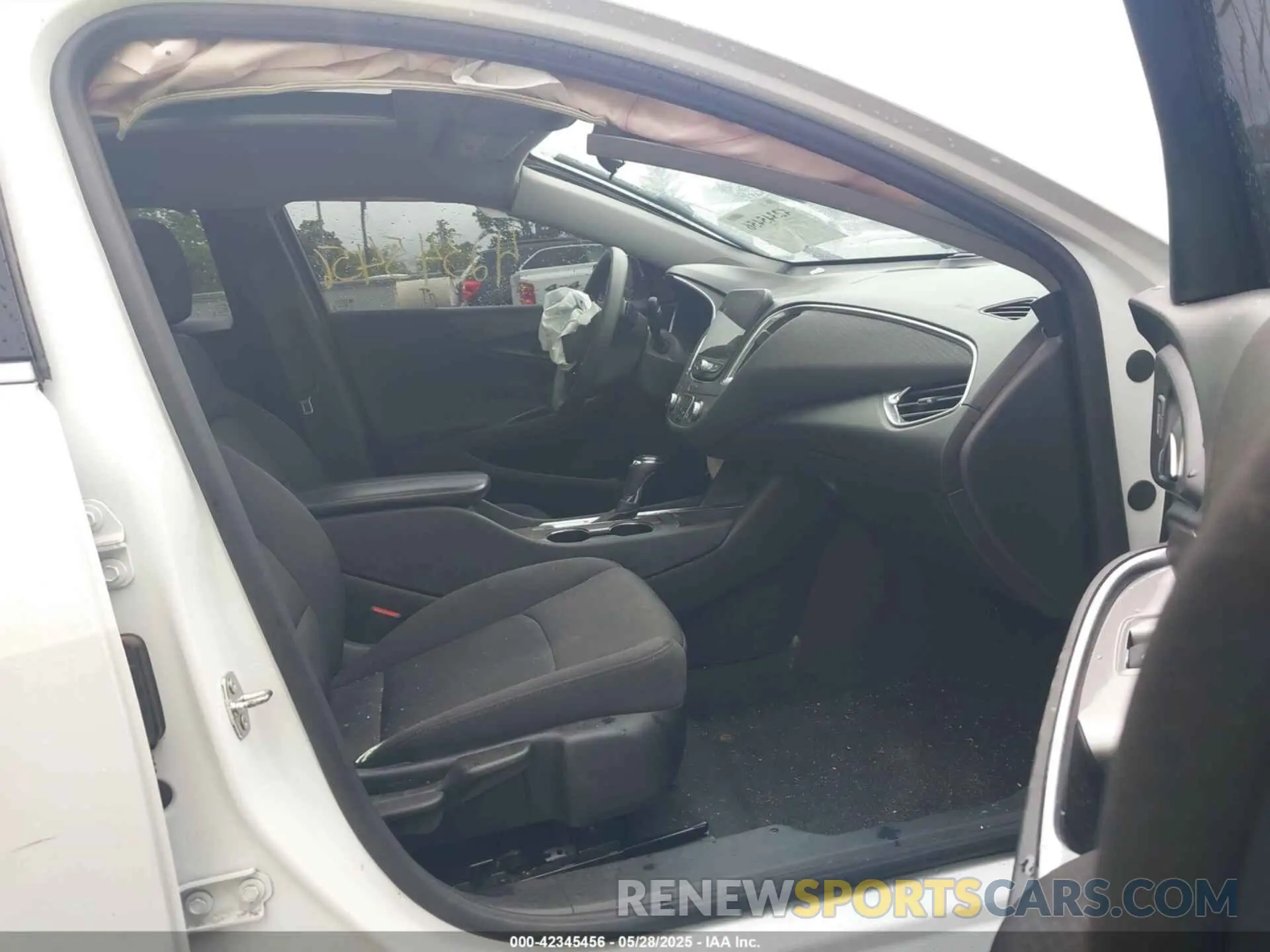 5 Photograph of a damaged car 1G1ZD5ST1LF118648 CHEVROLET MALIBU 2020