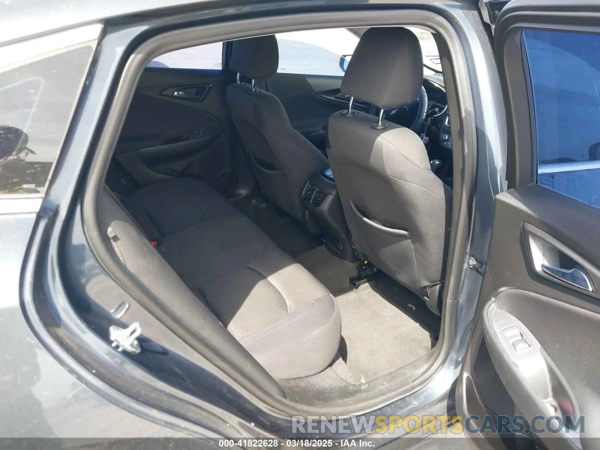 8 Photograph of a damaged car 1G1ZD5ST1LF119234 CHEVROLET MALIBU 2020