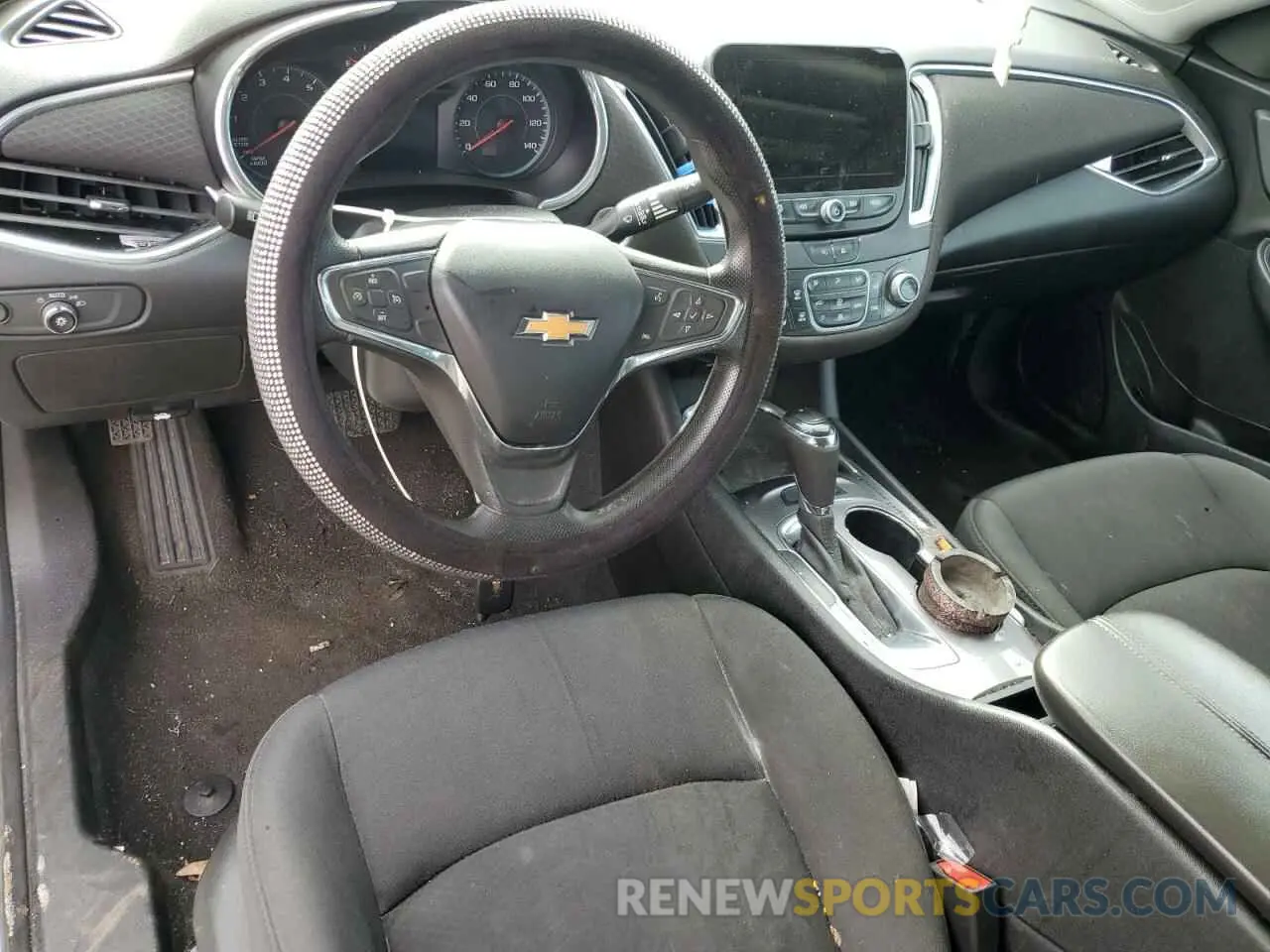 8 Photograph of a damaged car 1G1ZD5ST1LF120528 CHEVROLET MALIBU 2020