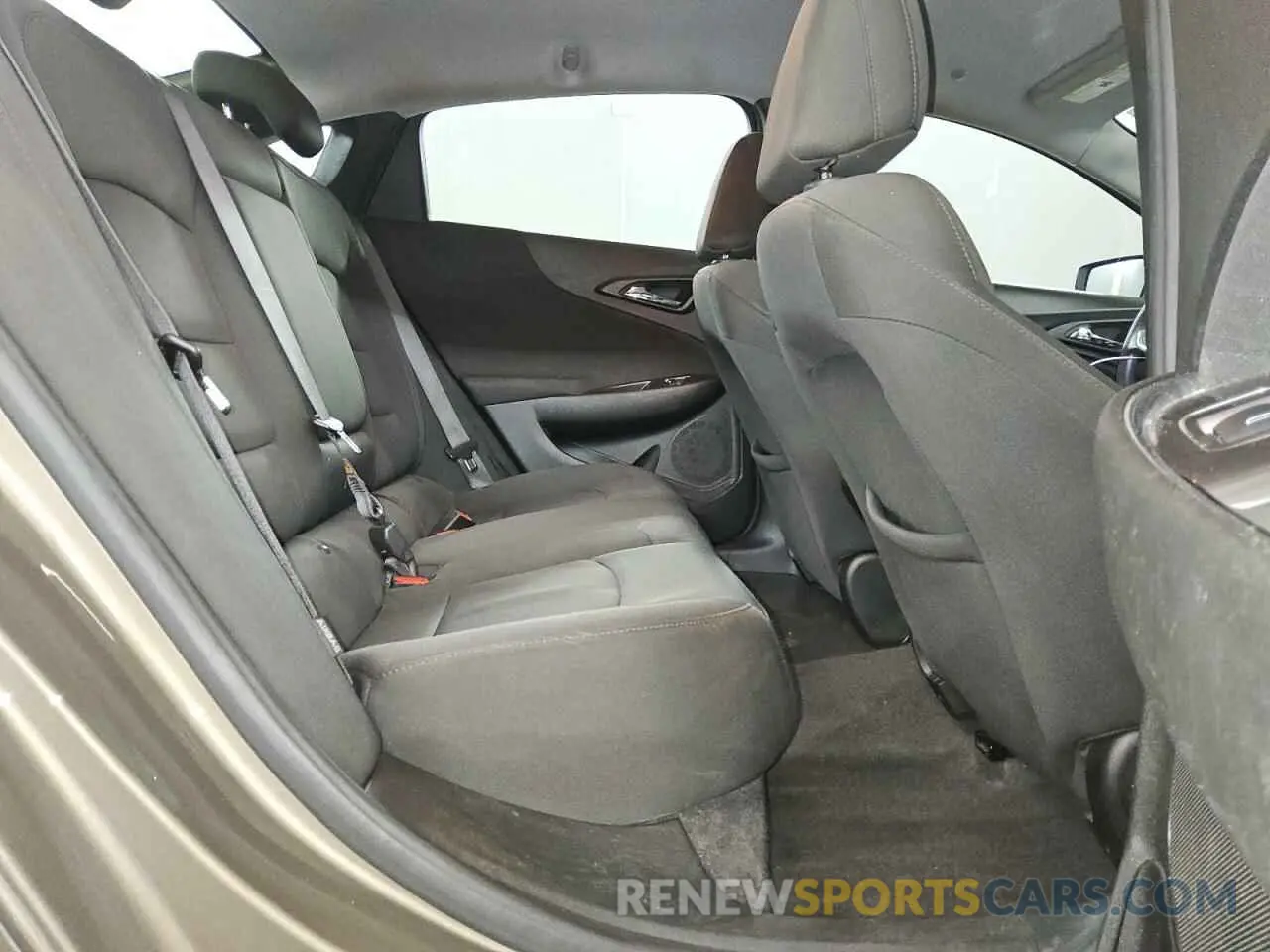 10 Photograph of a damaged car 1G1ZD5ST1LF124594 CHEVROLET MALIBU 2020