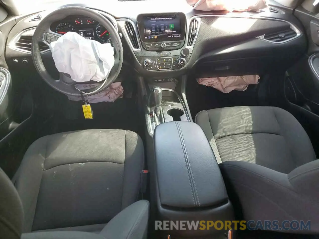8 Photograph of a damaged car 1G1ZD5ST1LF132372 CHEVROLET MALIBU 2020
