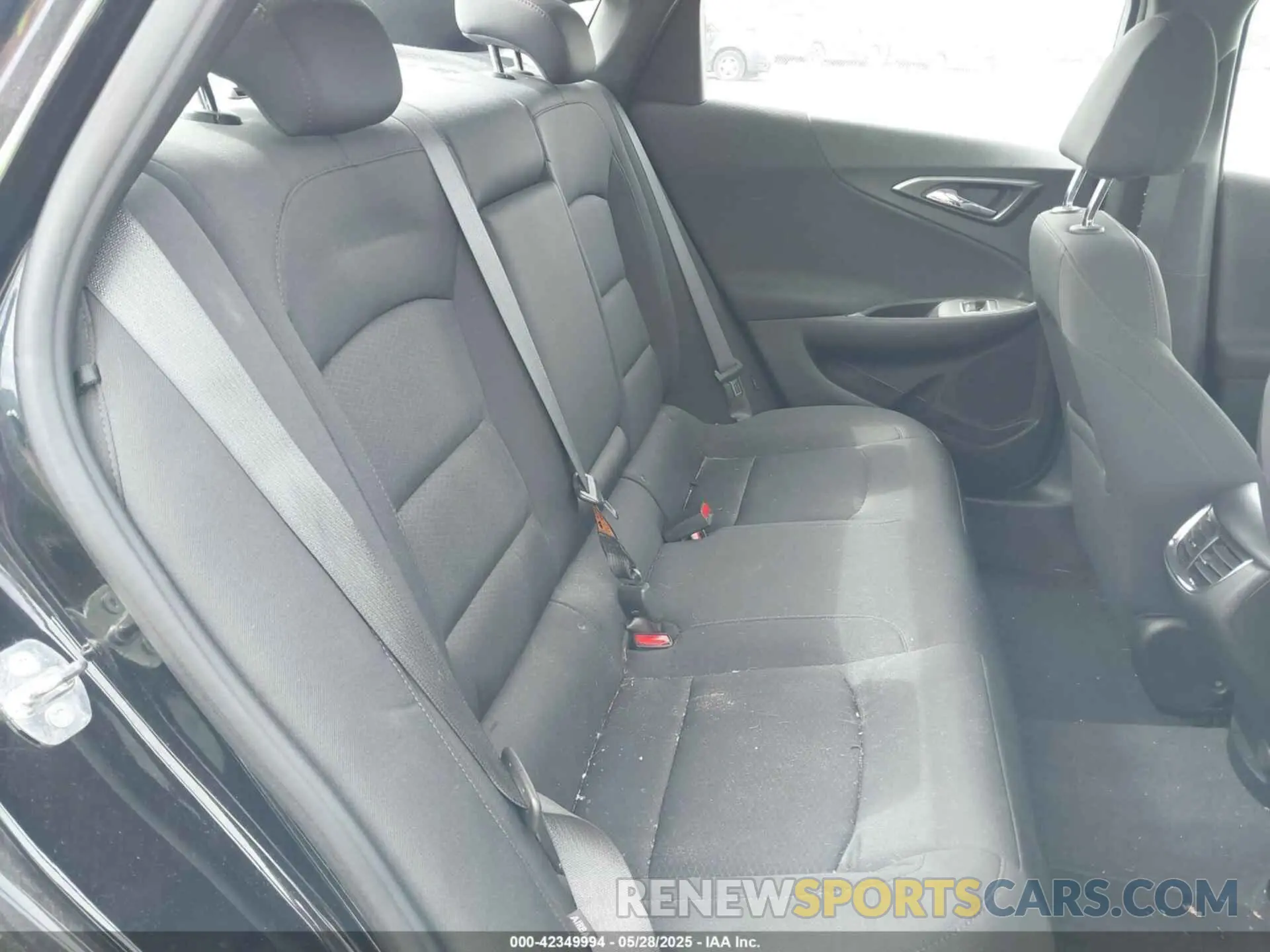 8 Photograph of a damaged car 1G1ZD5ST1LF147163 CHEVROLET MALIBU 2020