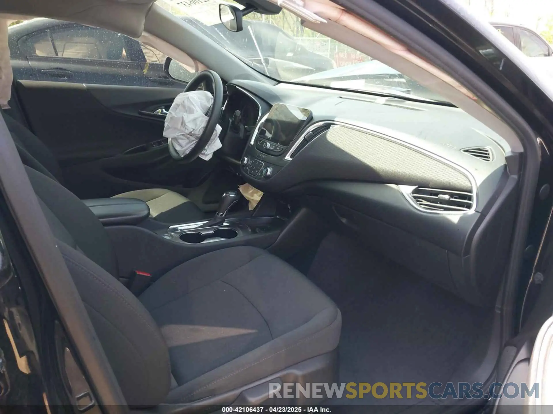 5 Photograph of a damaged car 1G1ZD5ST1LF155263 CHEVROLET MALIBU 2020