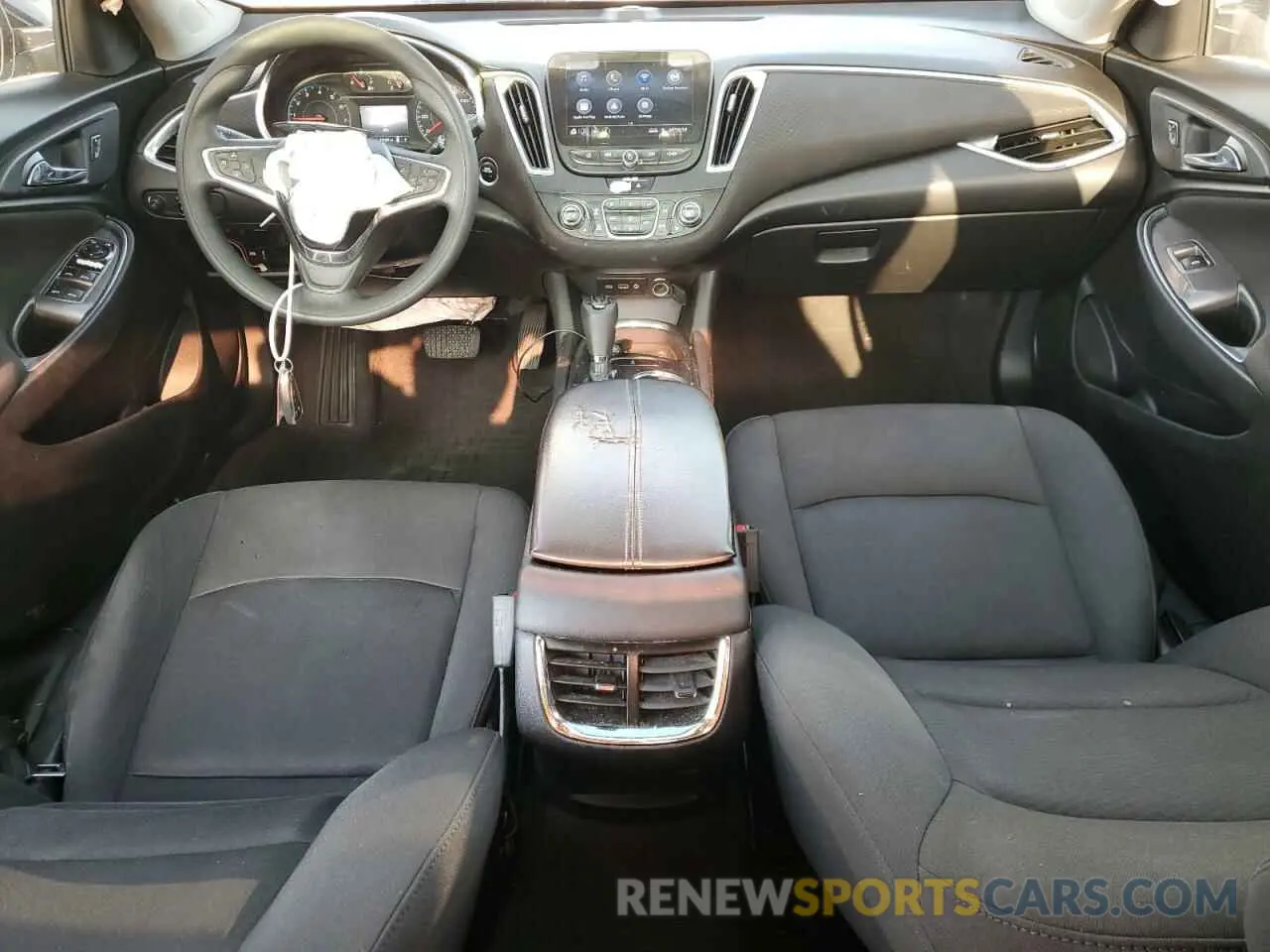 8 Photograph of a damaged car 1G1ZD5ST1LF157997 CHEVROLET MALIBU 2020