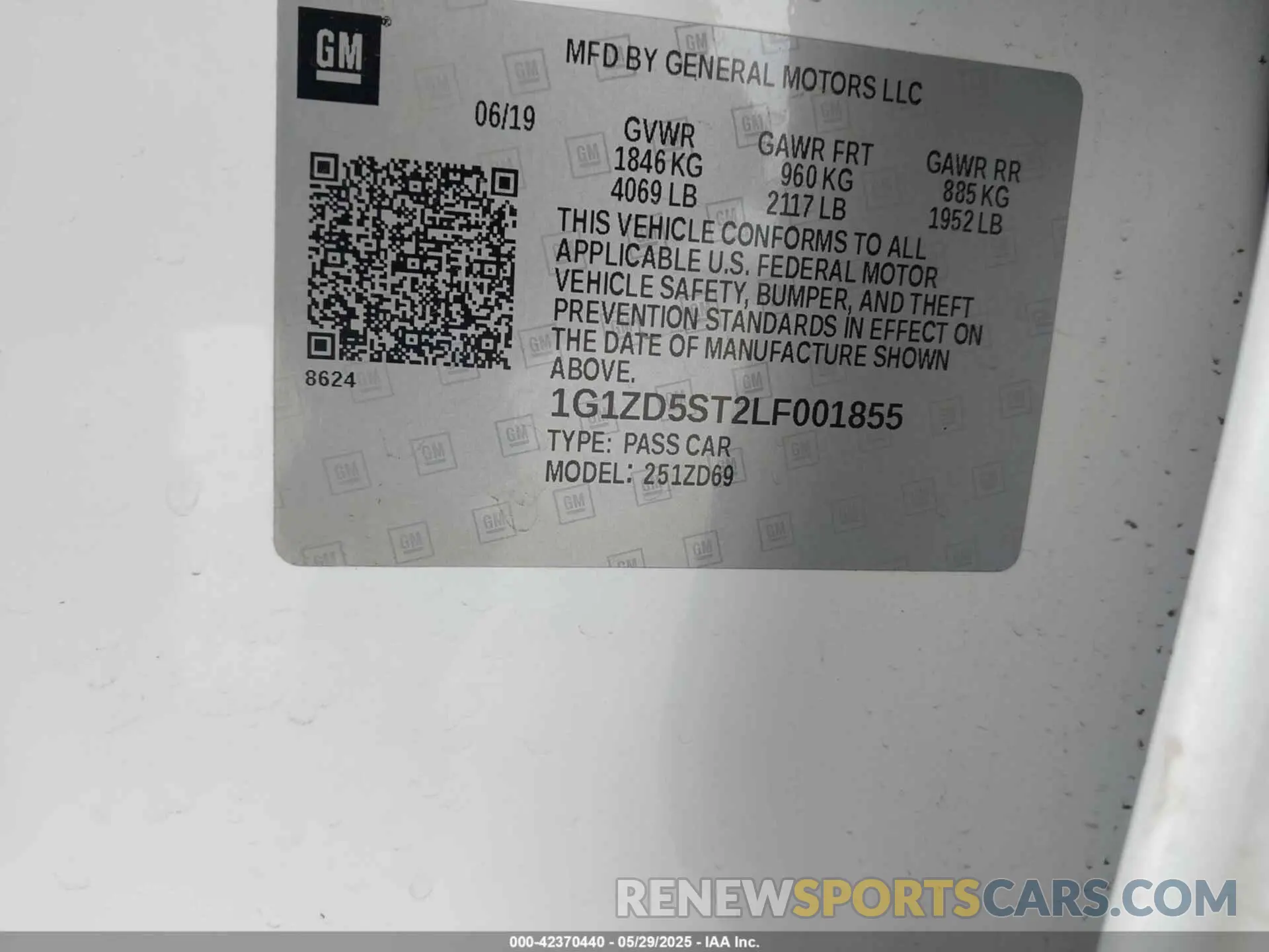 9 Photograph of a damaged car 1G1ZD5ST2LF001855 CHEVROLET MALIBU 2020