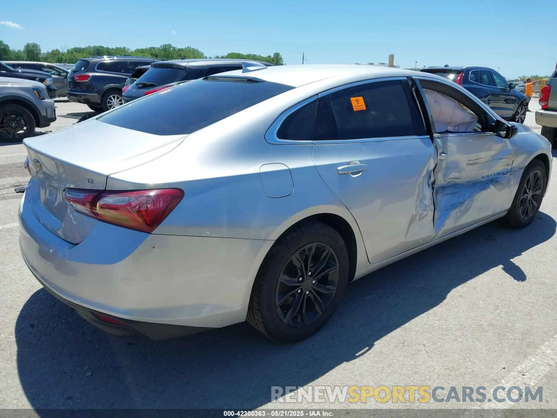 4 Photograph of a damaged car 1G1ZD5ST2LF005288 CHEVROLET MALIBU 2020