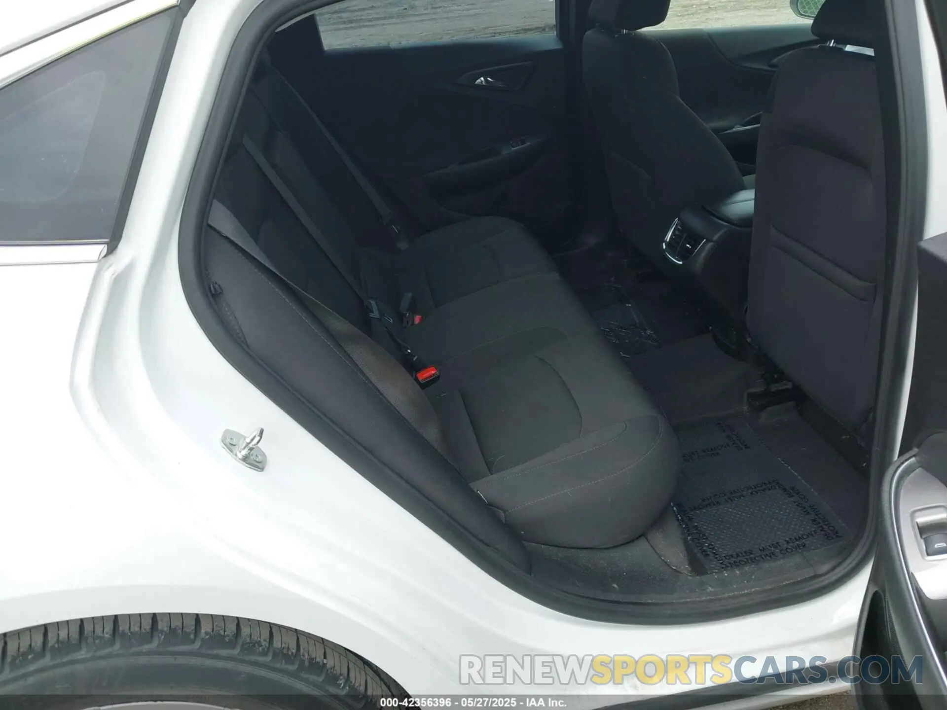 8 Photograph of a damaged car 1G1ZD5ST2LF008076 CHEVROLET MALIBU 2020
