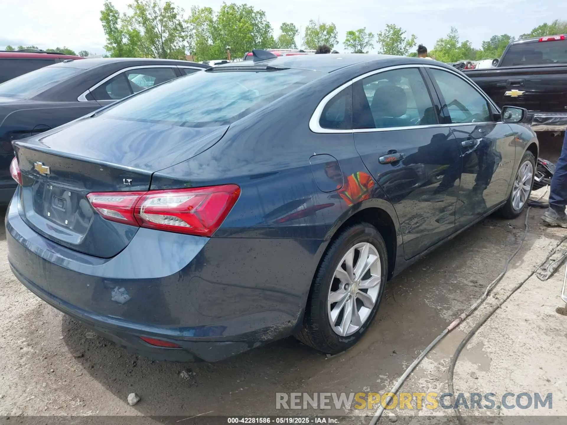 4 Photograph of a damaged car 1G1ZD5ST2LF009857 CHEVROLET MALIBU 2020
