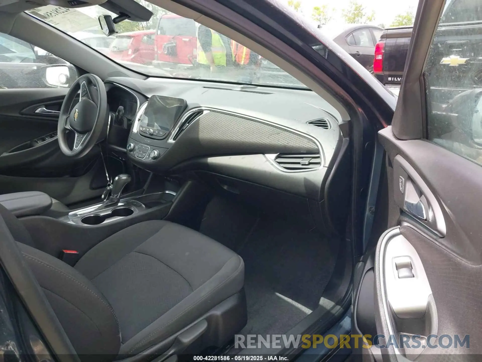 5 Photograph of a damaged car 1G1ZD5ST2LF009857 CHEVROLET MALIBU 2020