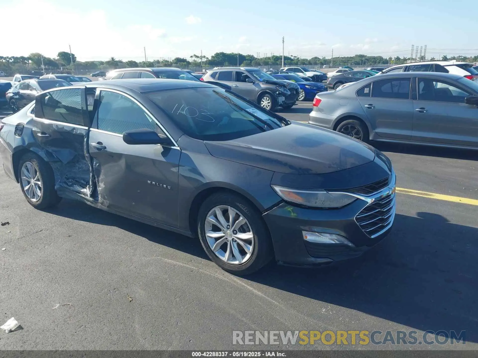 1 Photograph of a damaged car 1G1ZD5ST2LF009860 CHEVROLET MALIBU 2020