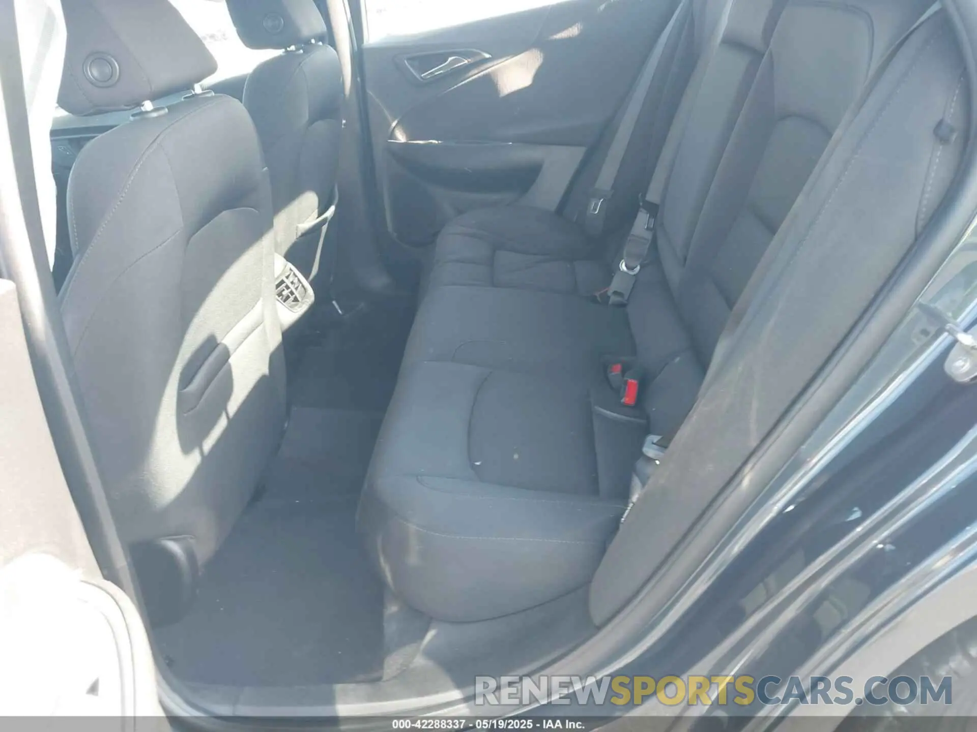 8 Photograph of a damaged car 1G1ZD5ST2LF009860 CHEVROLET MALIBU 2020
