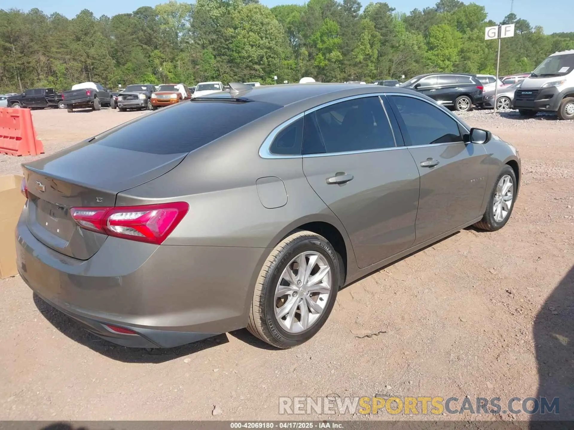 4 Photograph of a damaged car 1G1ZD5ST2LF052482 CHEVROLET MALIBU 2020