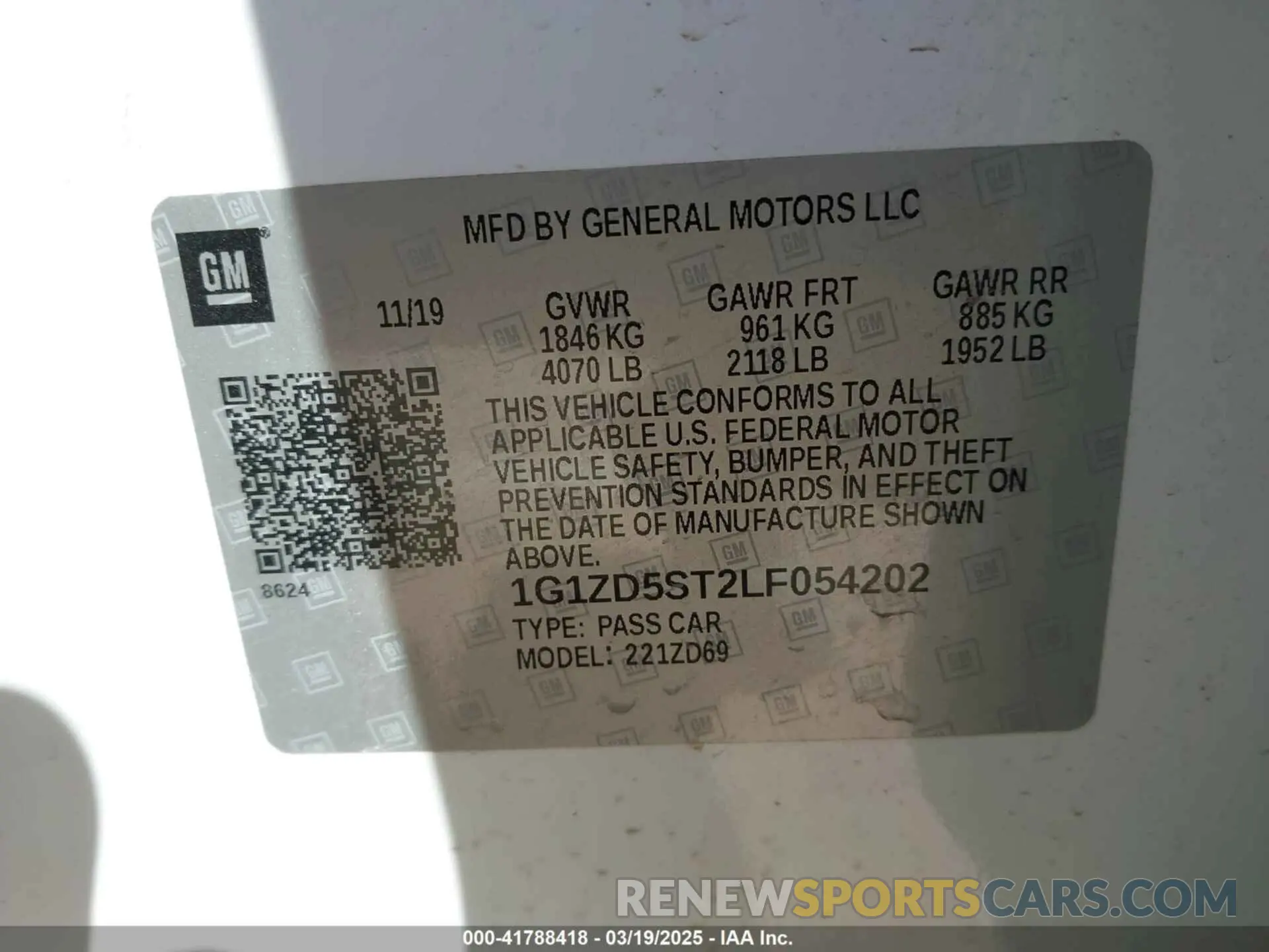 9 Photograph of a damaged car 1G1ZD5ST2LF054202 CHEVROLET MALIBU 2020