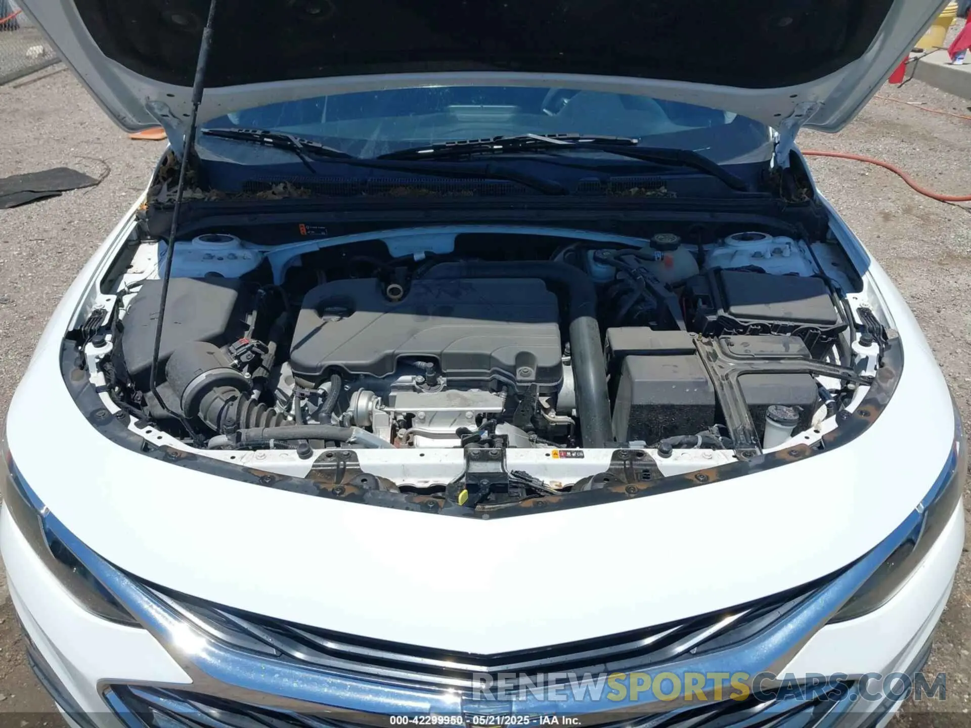 10 Photograph of a damaged car 1G1ZD5ST2LF055026 CHEVROLET MALIBU 2020