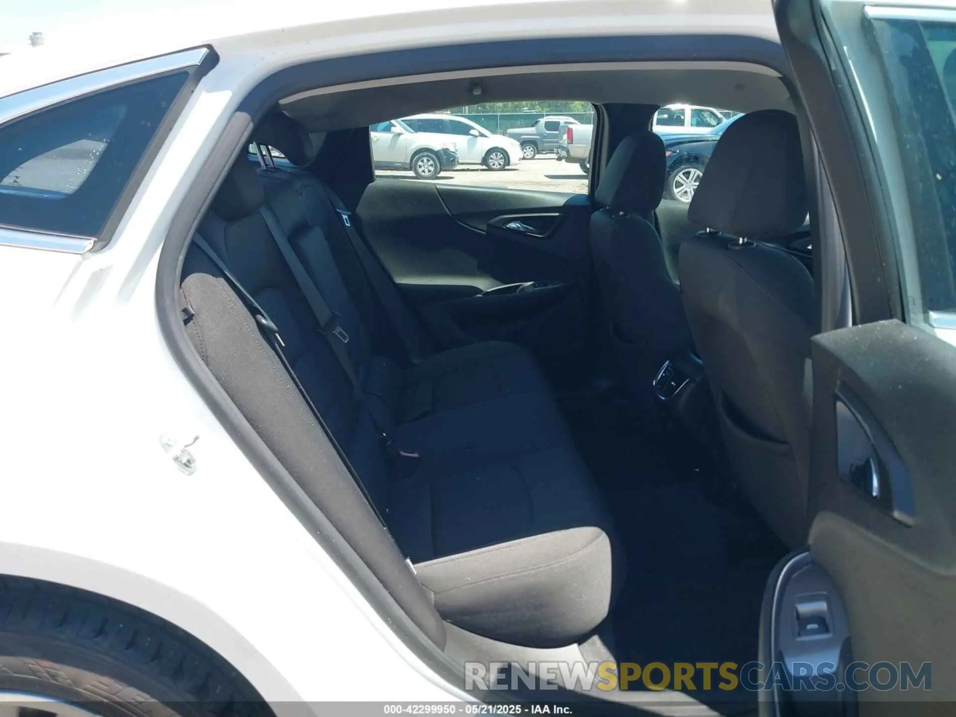 8 Photograph of a damaged car 1G1ZD5ST2LF055026 CHEVROLET MALIBU 2020