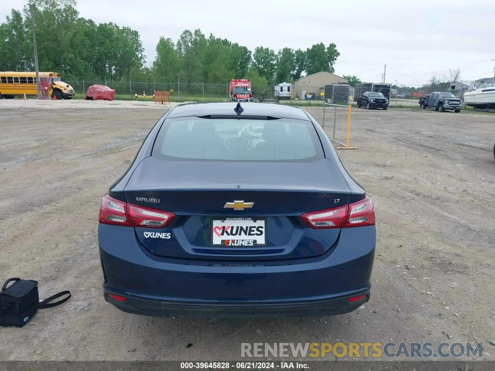 16 Photograph of a damaged car 1G1ZD5ST2LF066835 CHEVROLET MALIBU 2020