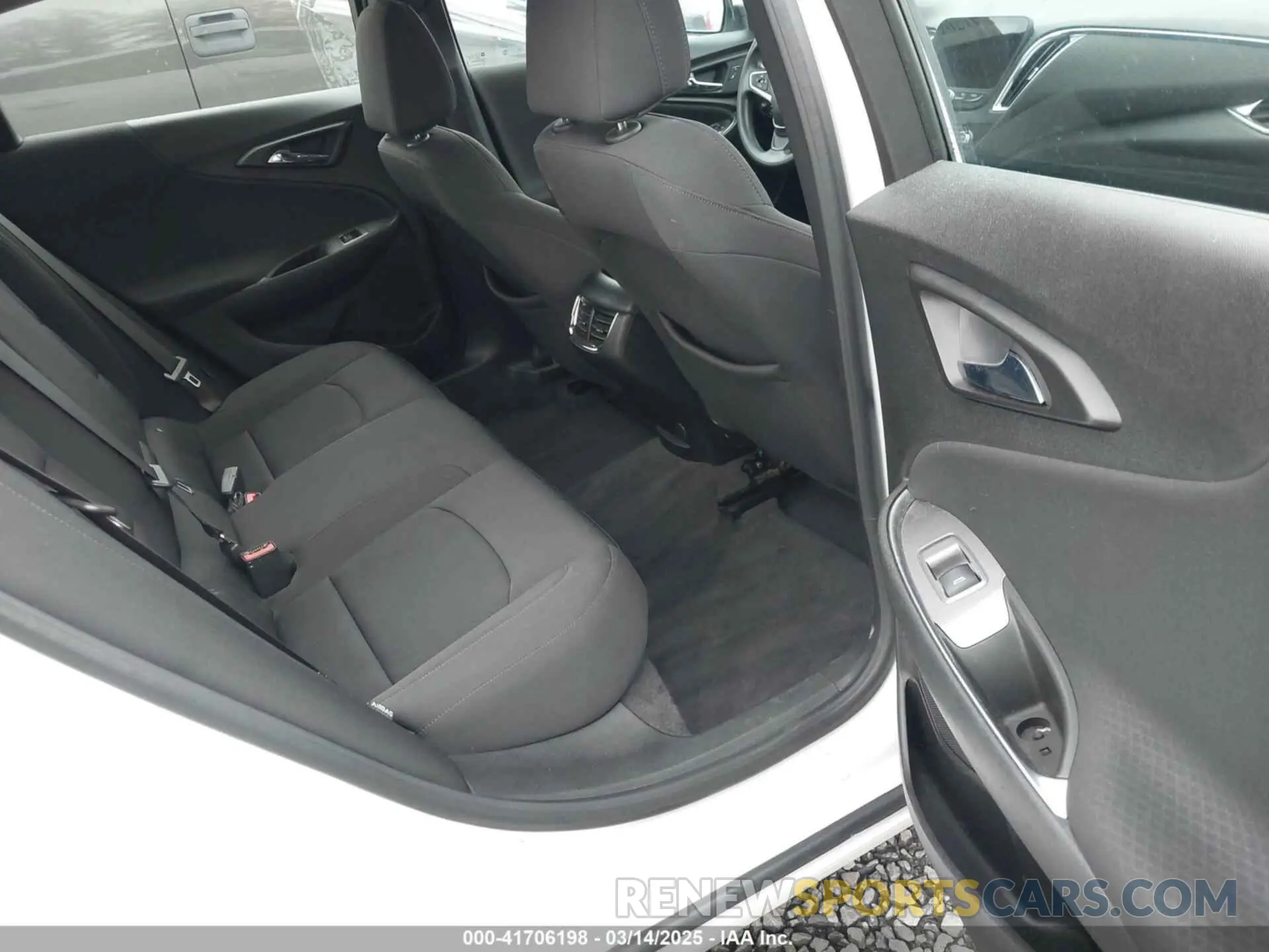 8 Photograph of a damaged car 1G1ZD5ST2LF067659 CHEVROLET MALIBU 2020