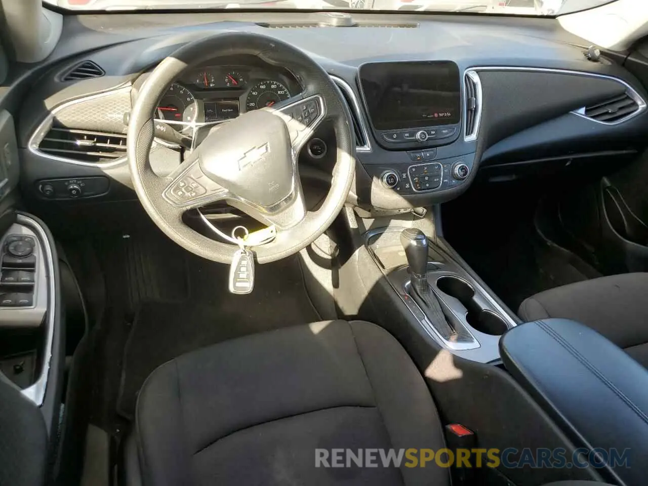 8 Photograph of a damaged car 1G1ZD5ST2LF075003 CHEVROLET MALIBU 2020